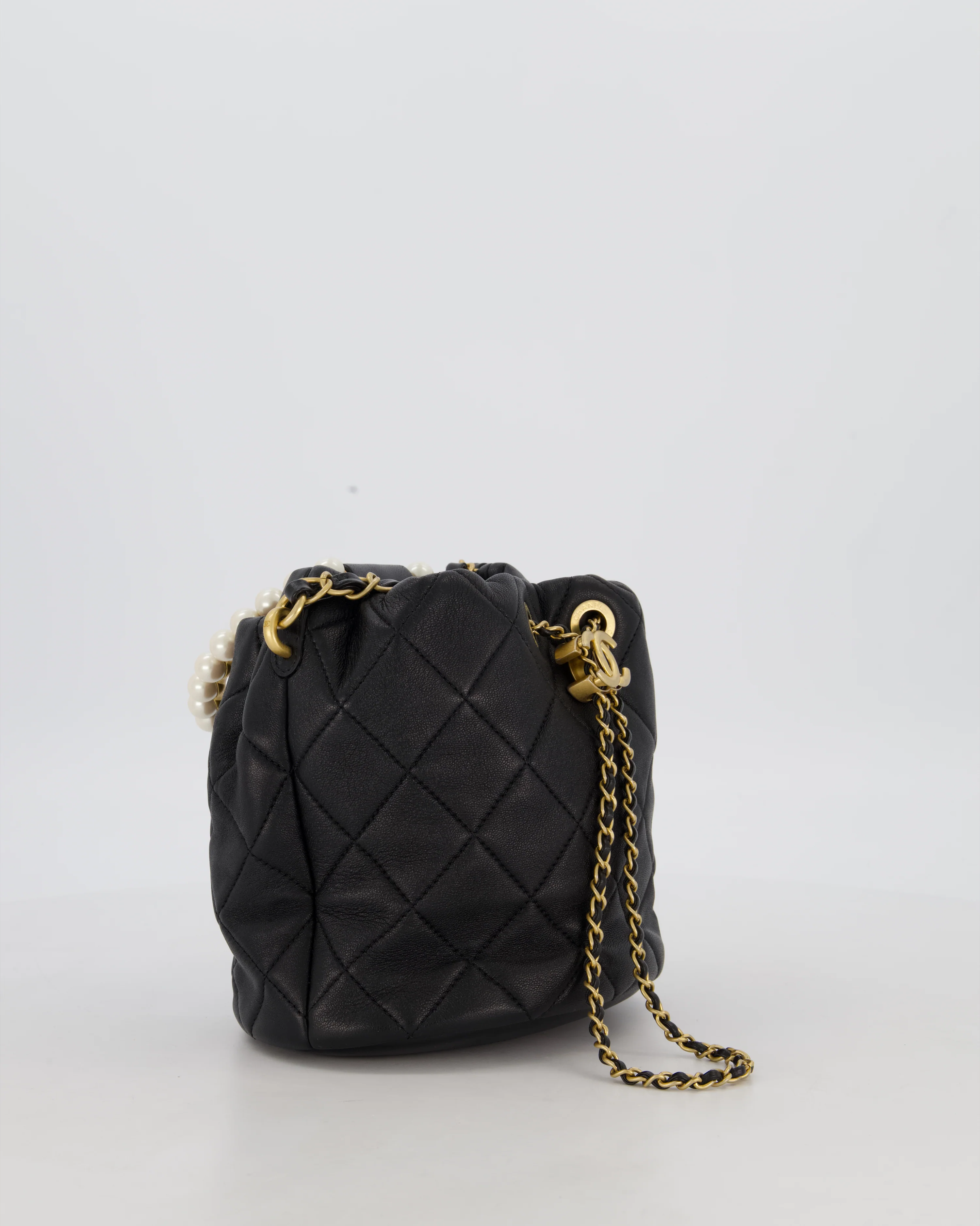 Chanel 2021 Black Quilted Lambskin Imitation Pearl Handle Bucket Bag with Champagne Gold Hardware - Image 5