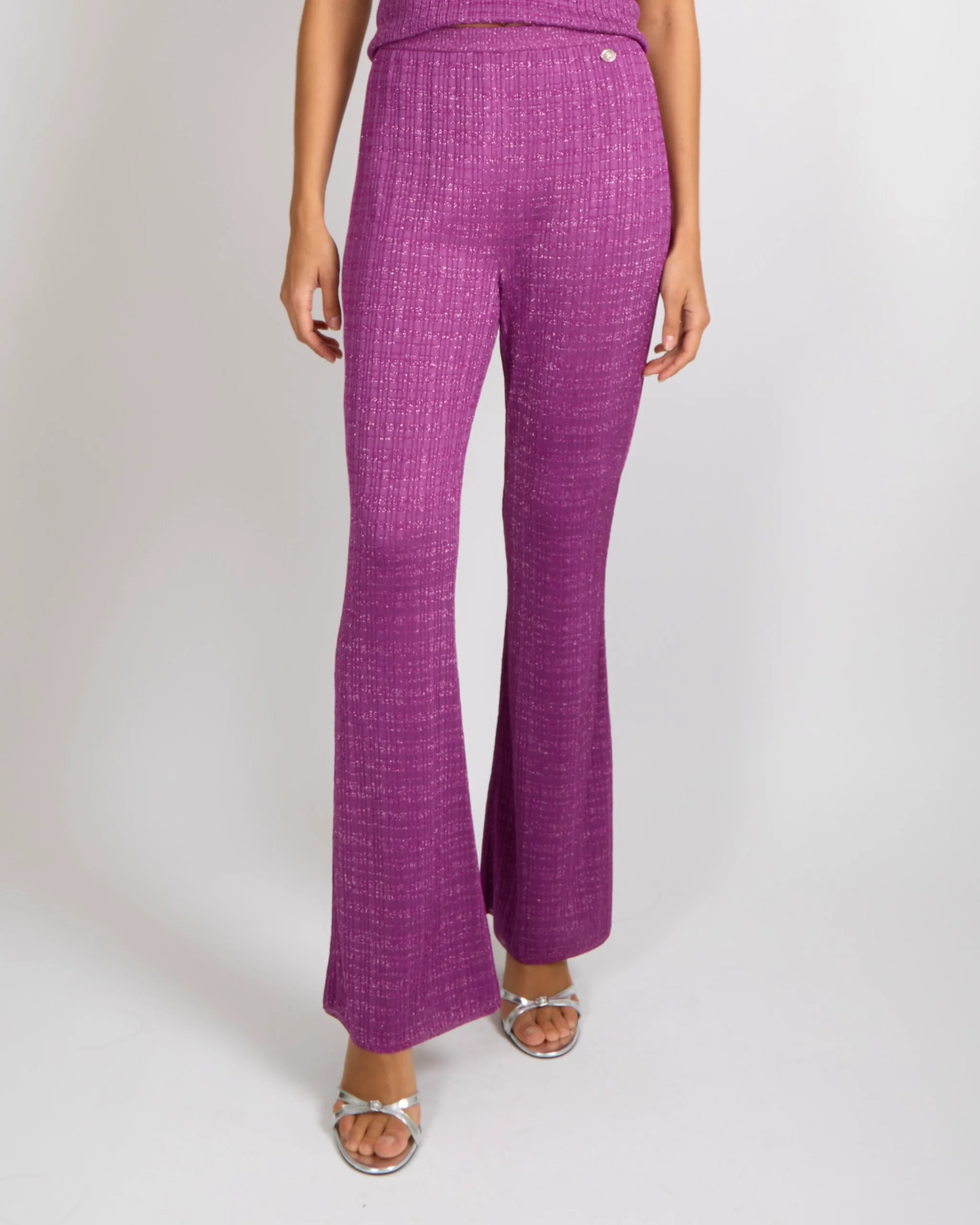 Chanel 2022 Purple Shimmery Mock Neck Short Sleeved Top and Trouser Set with Pink and Silver Gradient Crystal Embellished CC Logos Size FR 38 (UK 10) - Image 3
