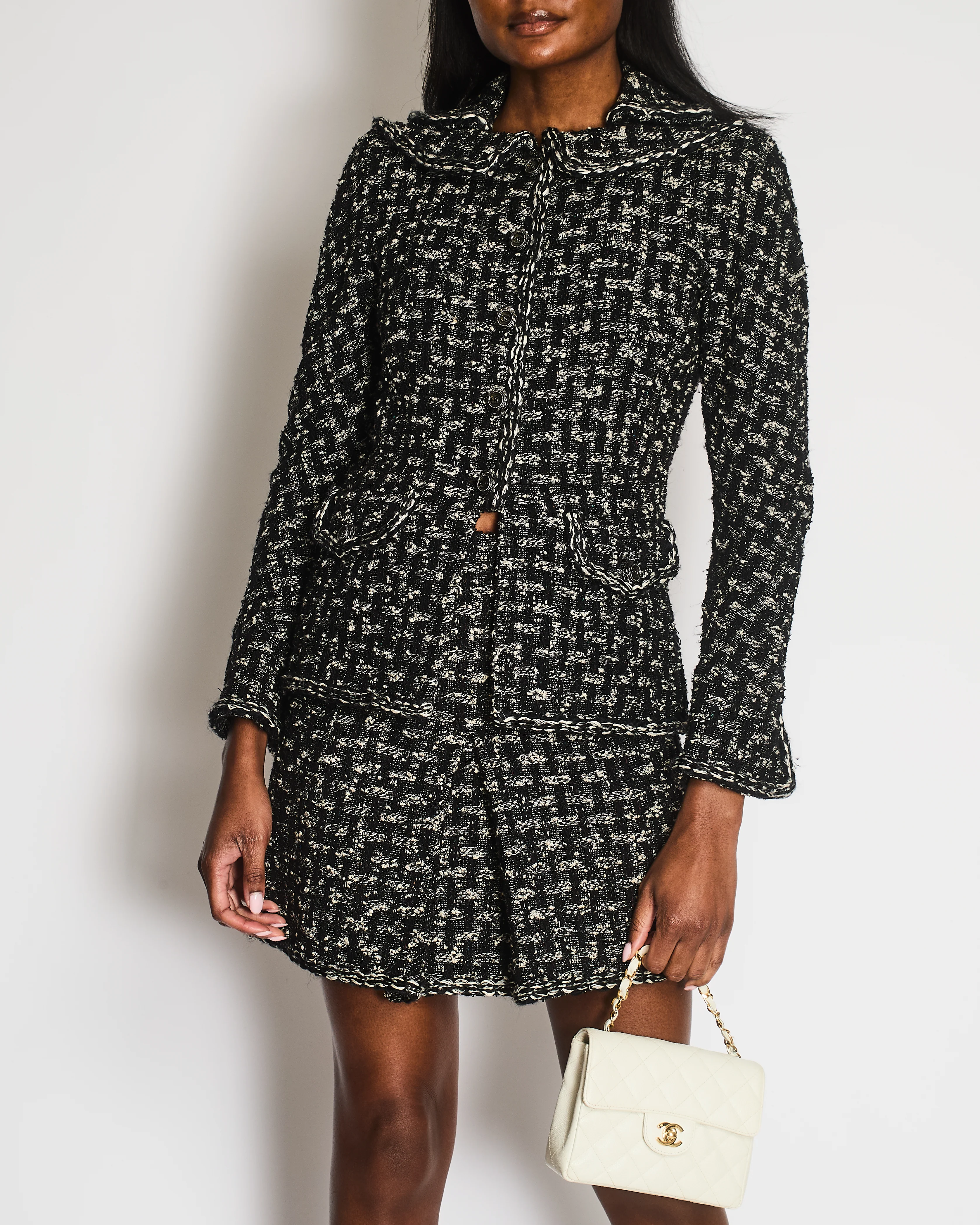 Chanel 13A Black and White Tweed Collar Jacket and Skirt Set with CC Logo Button Detail Size FR 38 (UK 10) - Image 2