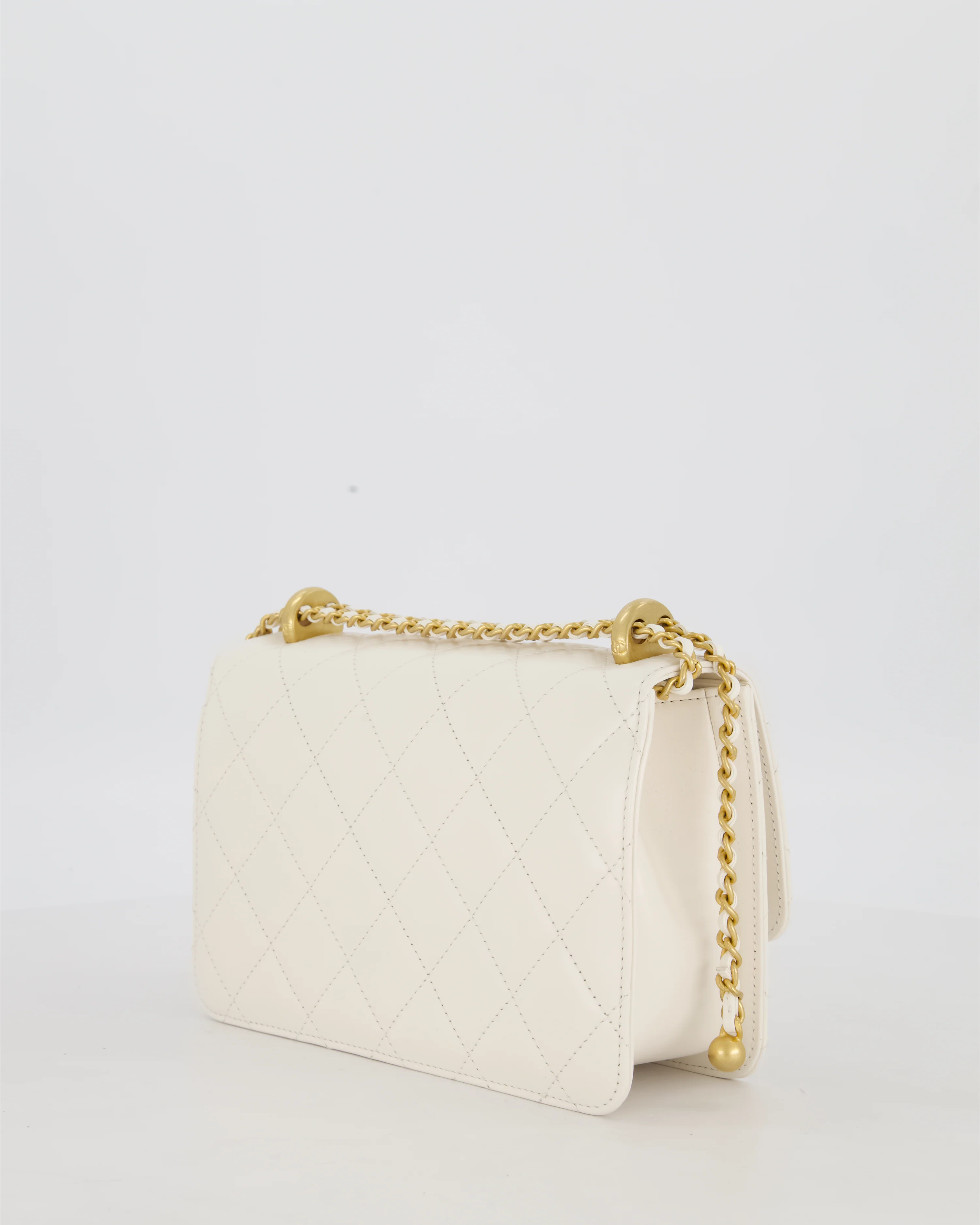 Chanel 21/A White Small Quilted Flap Bag with CC Logo Chain Detail - Image 5