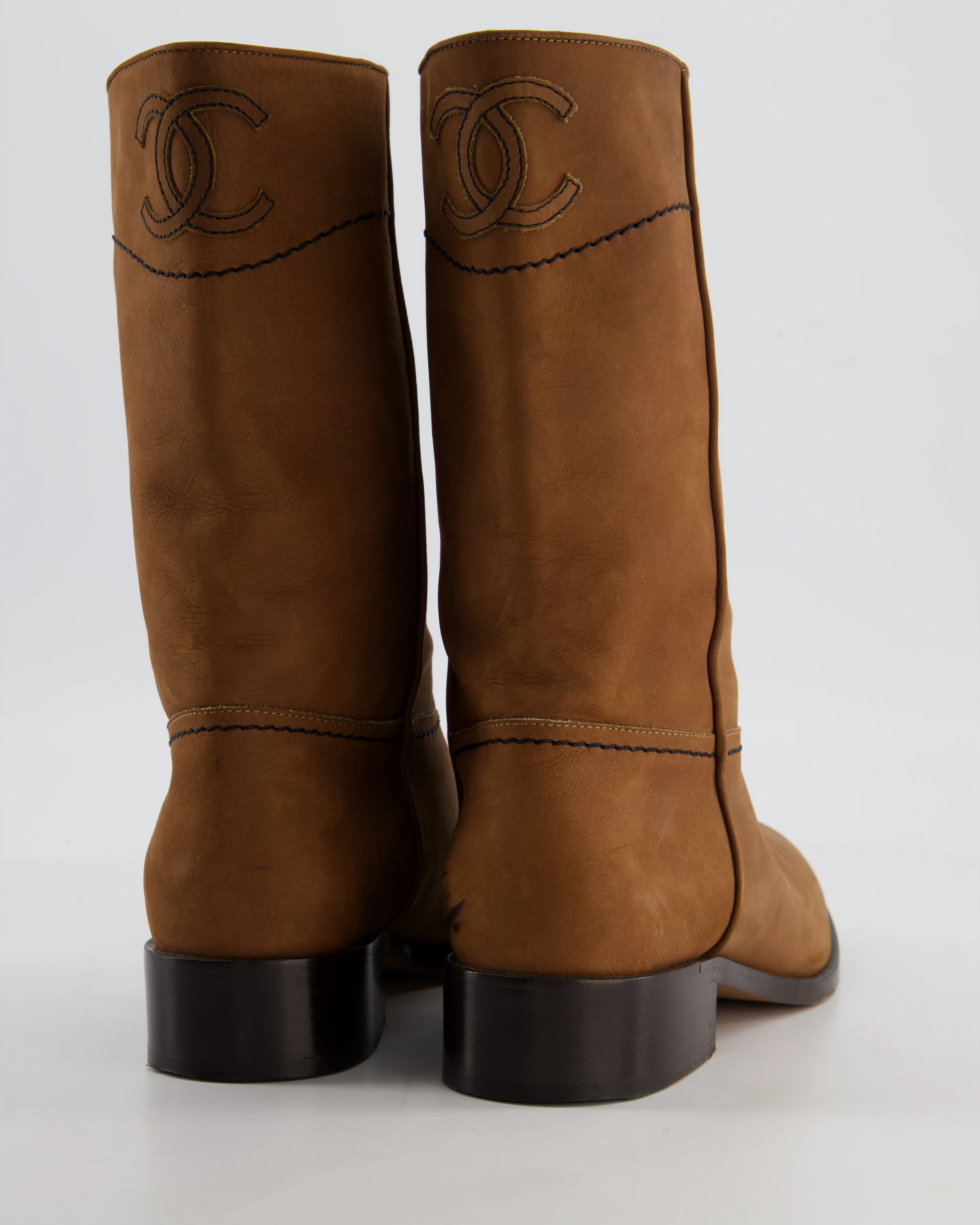 Chanel 21A Brown Ankle Boots in Suede & Leather with CC Logo Size EU 38.5 - Image 3