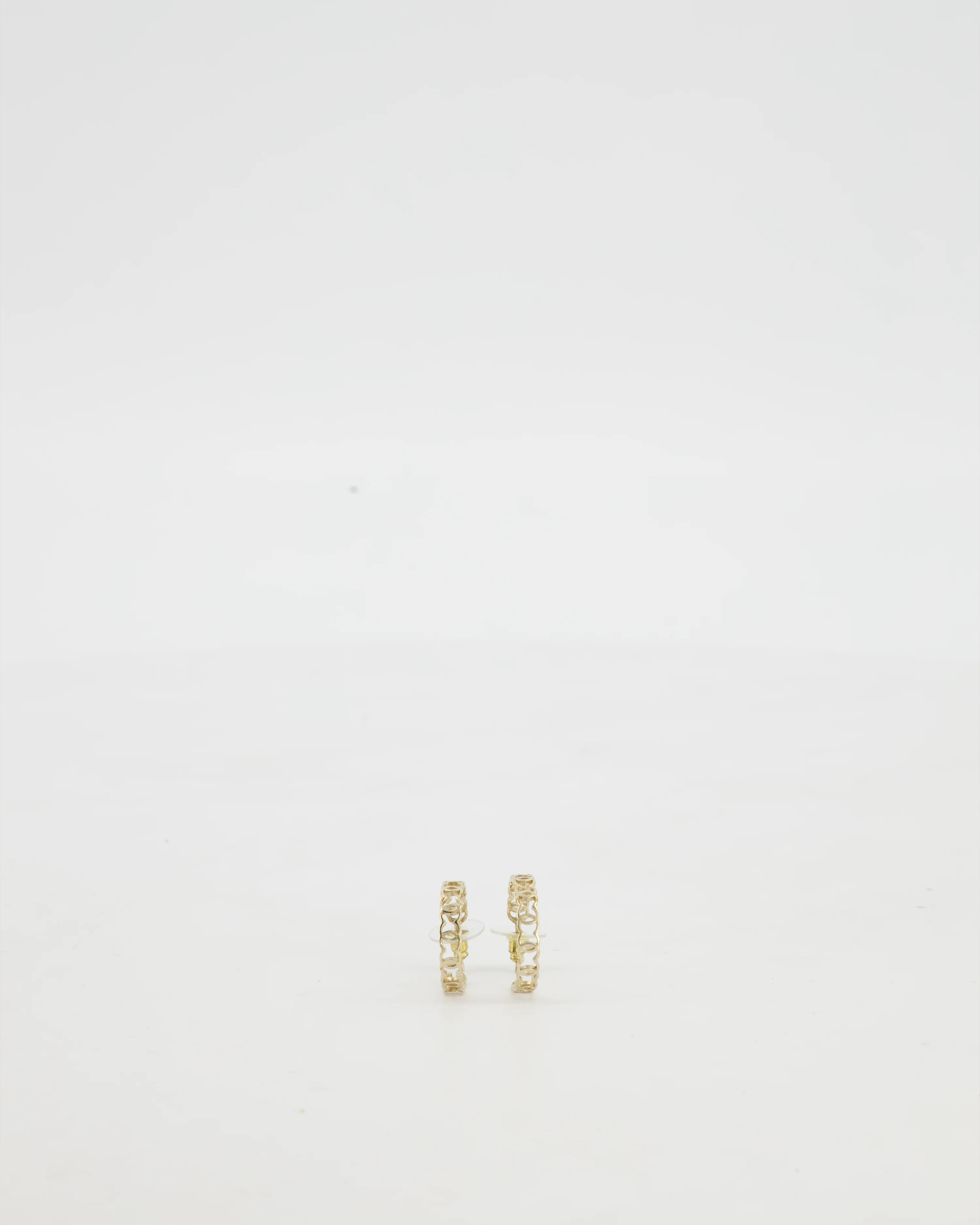 Chanel 22B Gold CC Logo Hoop Earrings - Image 2