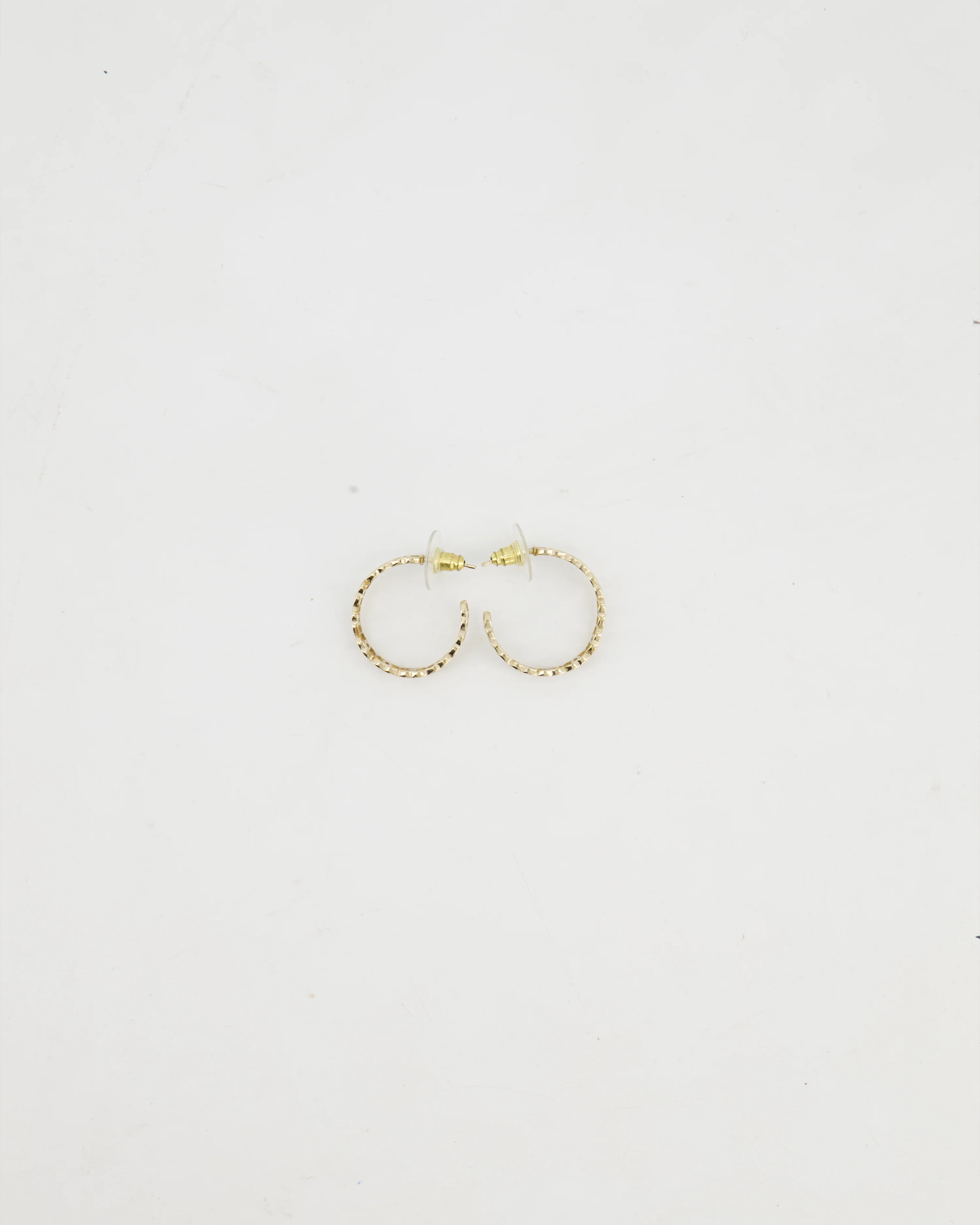 Chanel 22B Gold CC Logo Hoop Earrings - Image 4