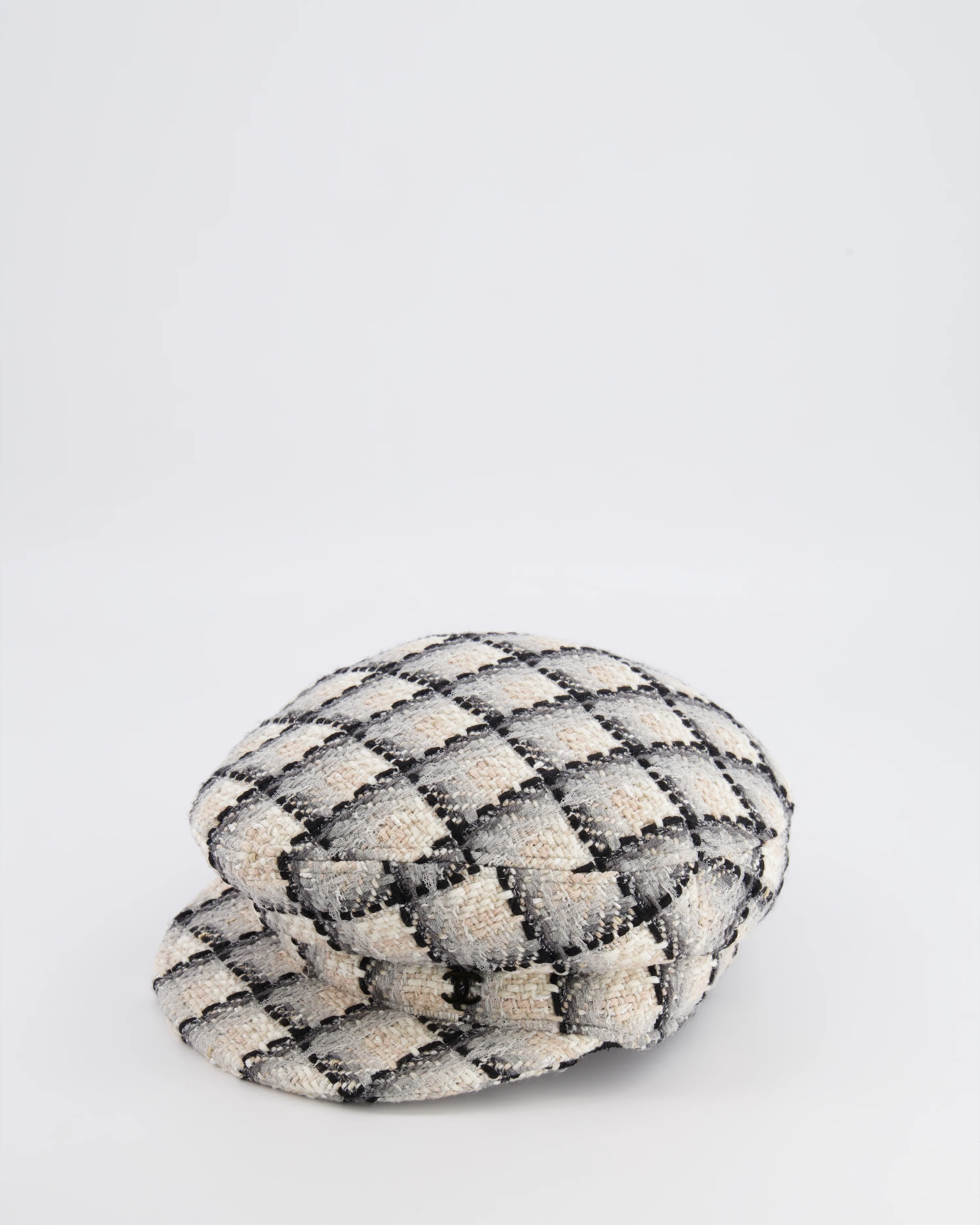 Chanel 22K Beige, White, and Grey Tweed Newsboy Hat Size M - Image 4