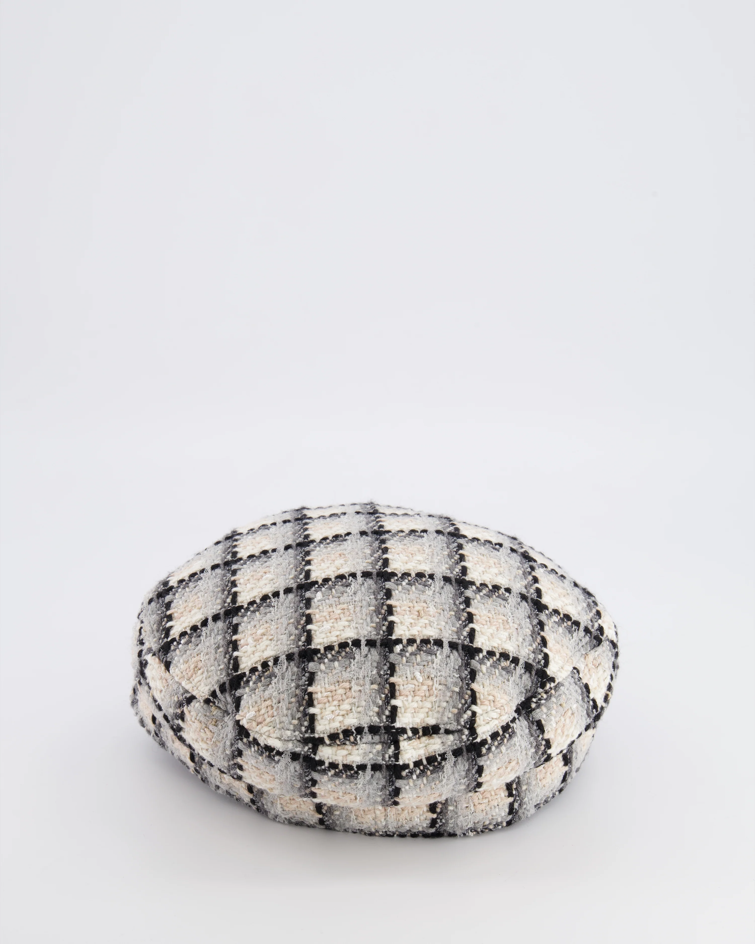 Chanel 22K Beige, White, and Grey Tweed Newsboy Hat Size M - Image 5