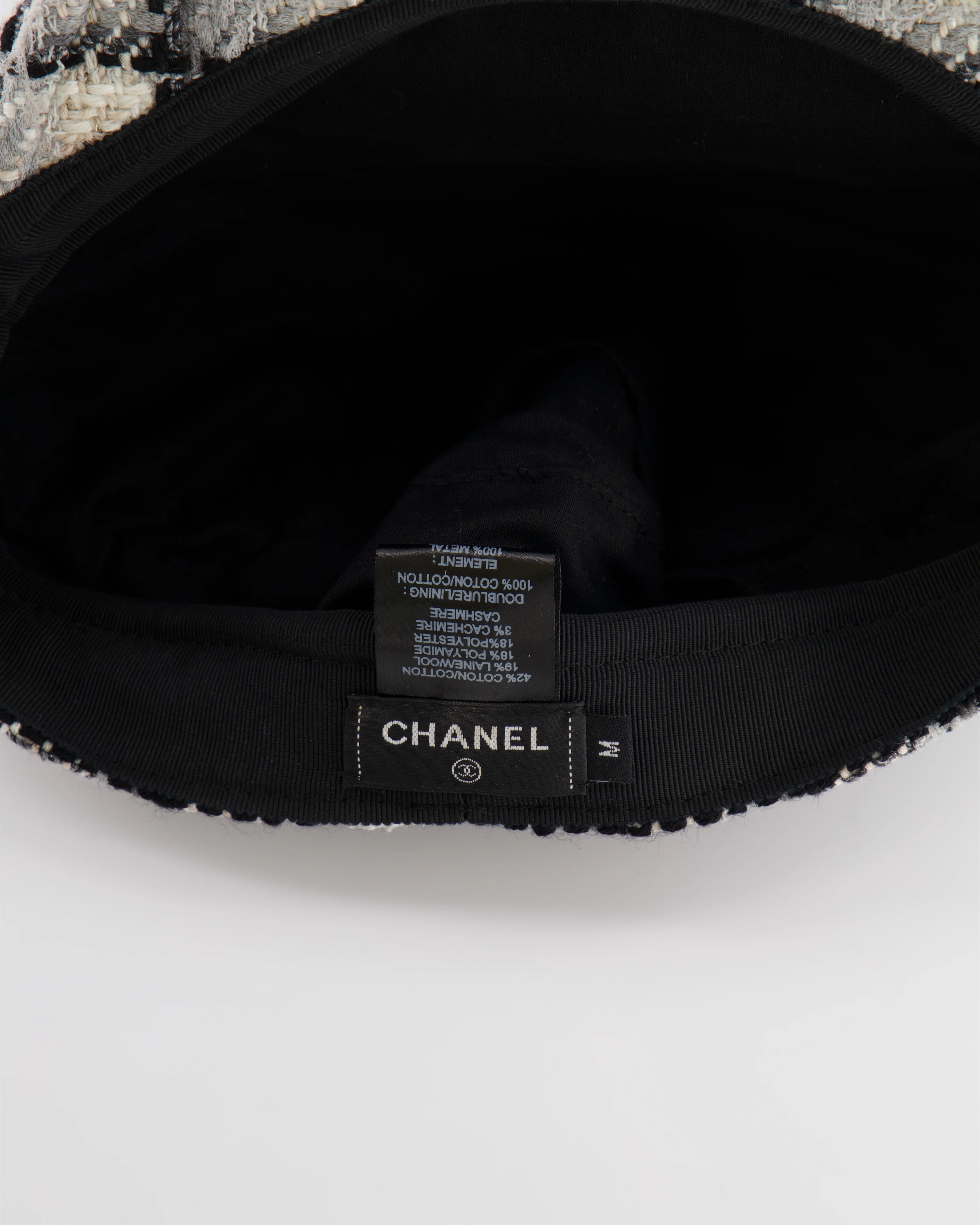 Chanel 22K Beige, White, and Grey Tweed Newsboy Hat Size M - Image 9