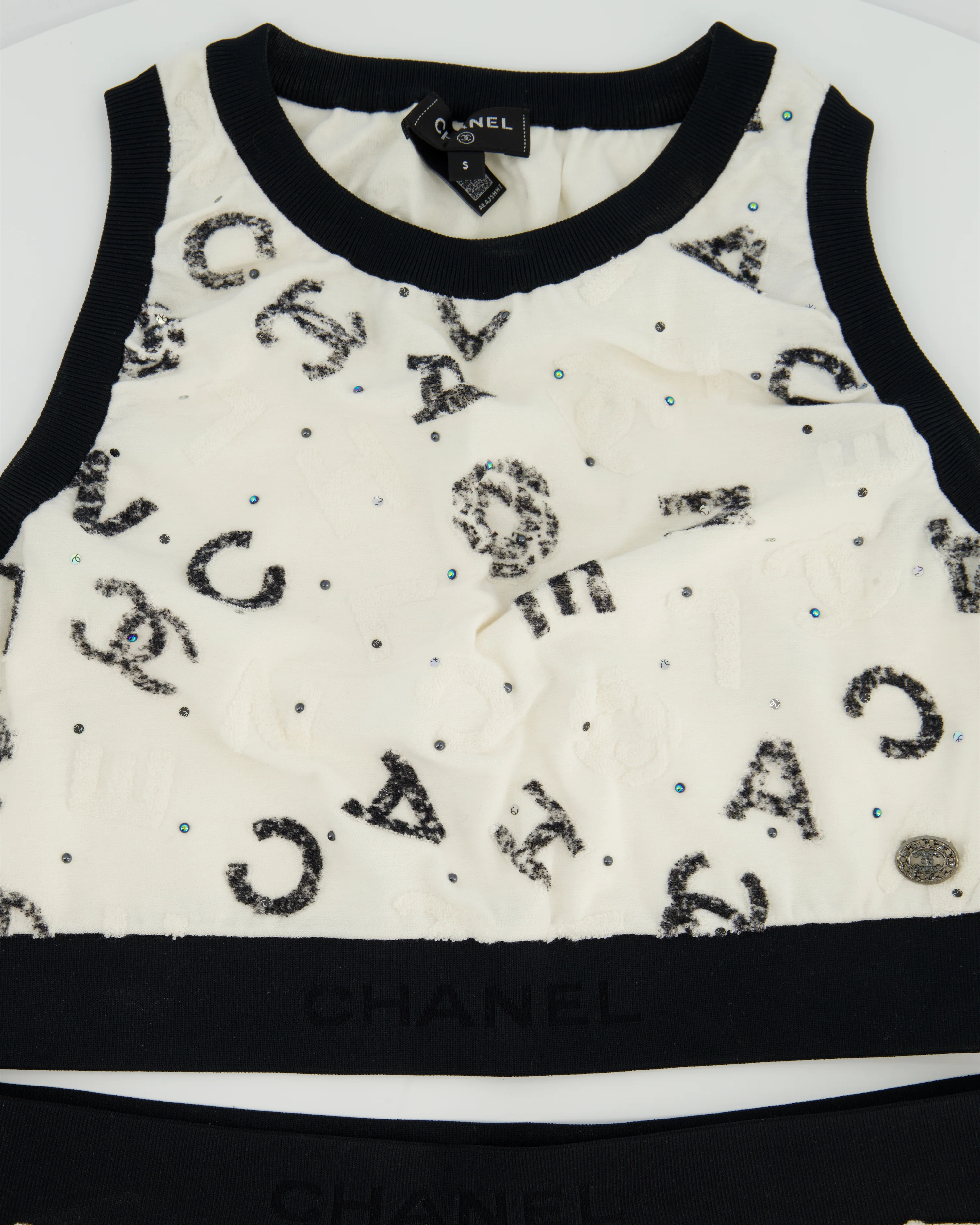 Chanel 22S White & Black Logo & Camellia Print Crop Top & Shorts Set with Black Trim & Metallic Applique Details Size S (UK 8) - Image 8