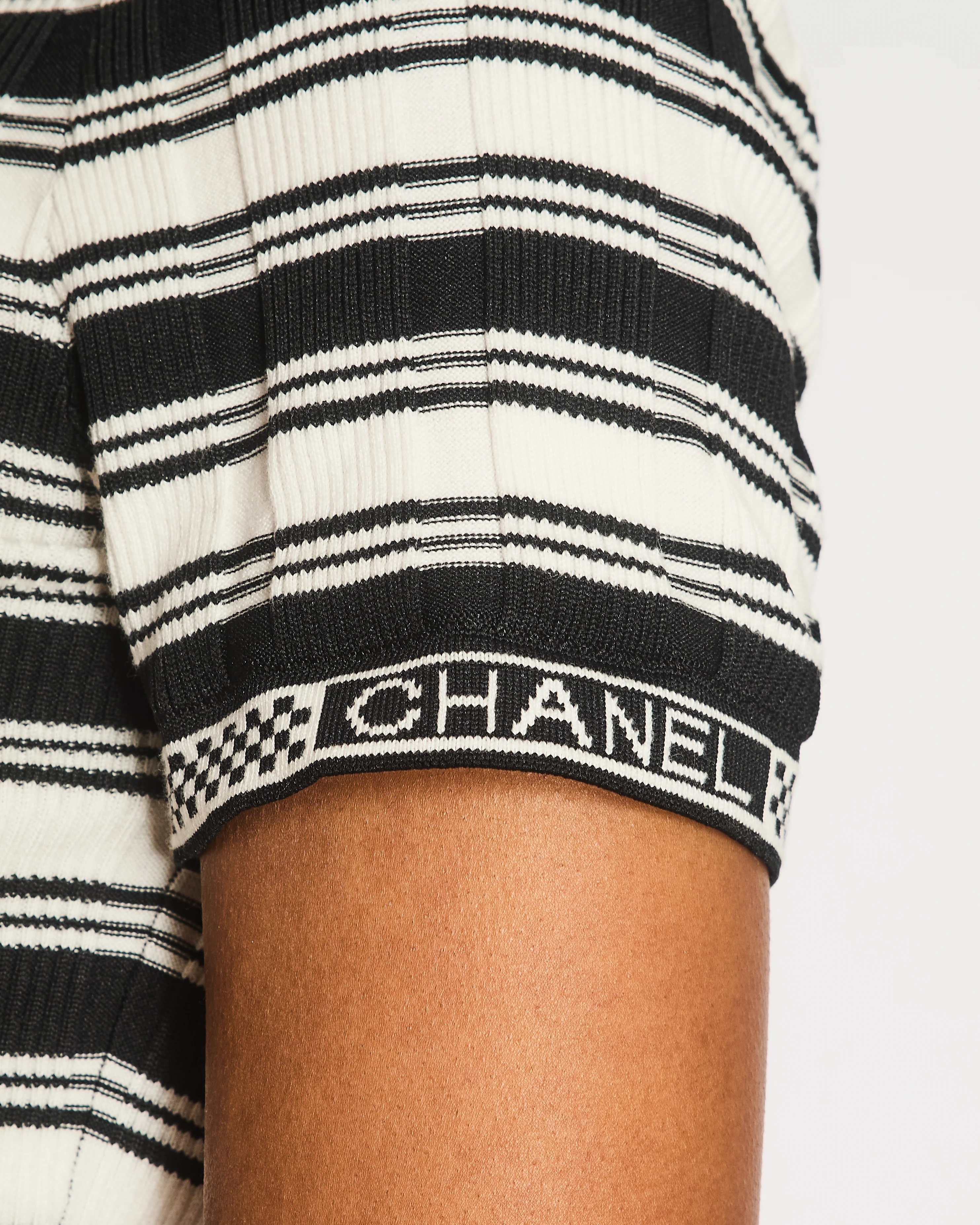 Chanel 23/C Black Backless Striped Logo T-Shirt with Studs Button Details Size FR 34 (UK 6) - Image 4