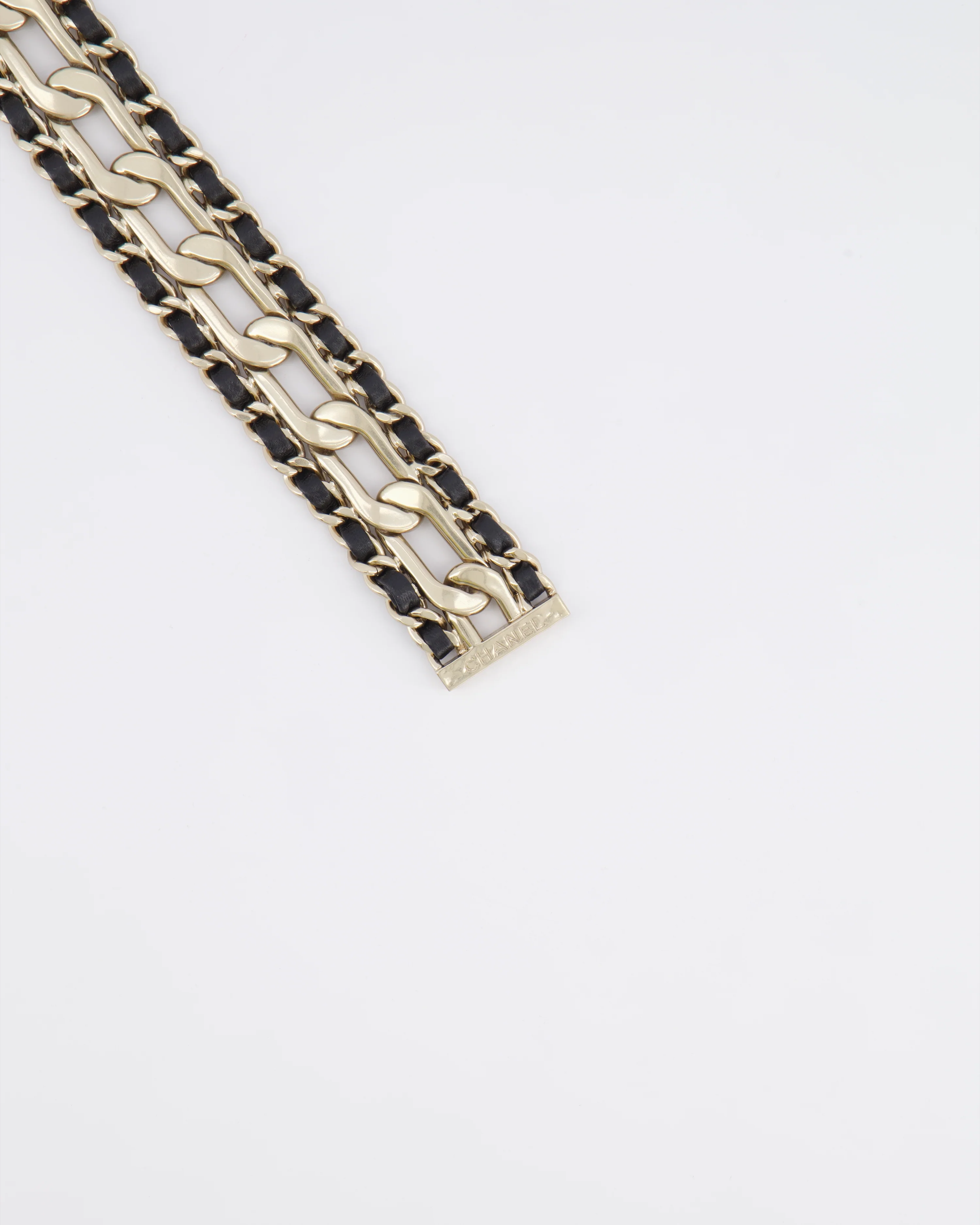 Chanel 23B Cruise Champagne Gold Chainlink and Black Leather Belt with Engraved Logo Detail 75cm - Image 5