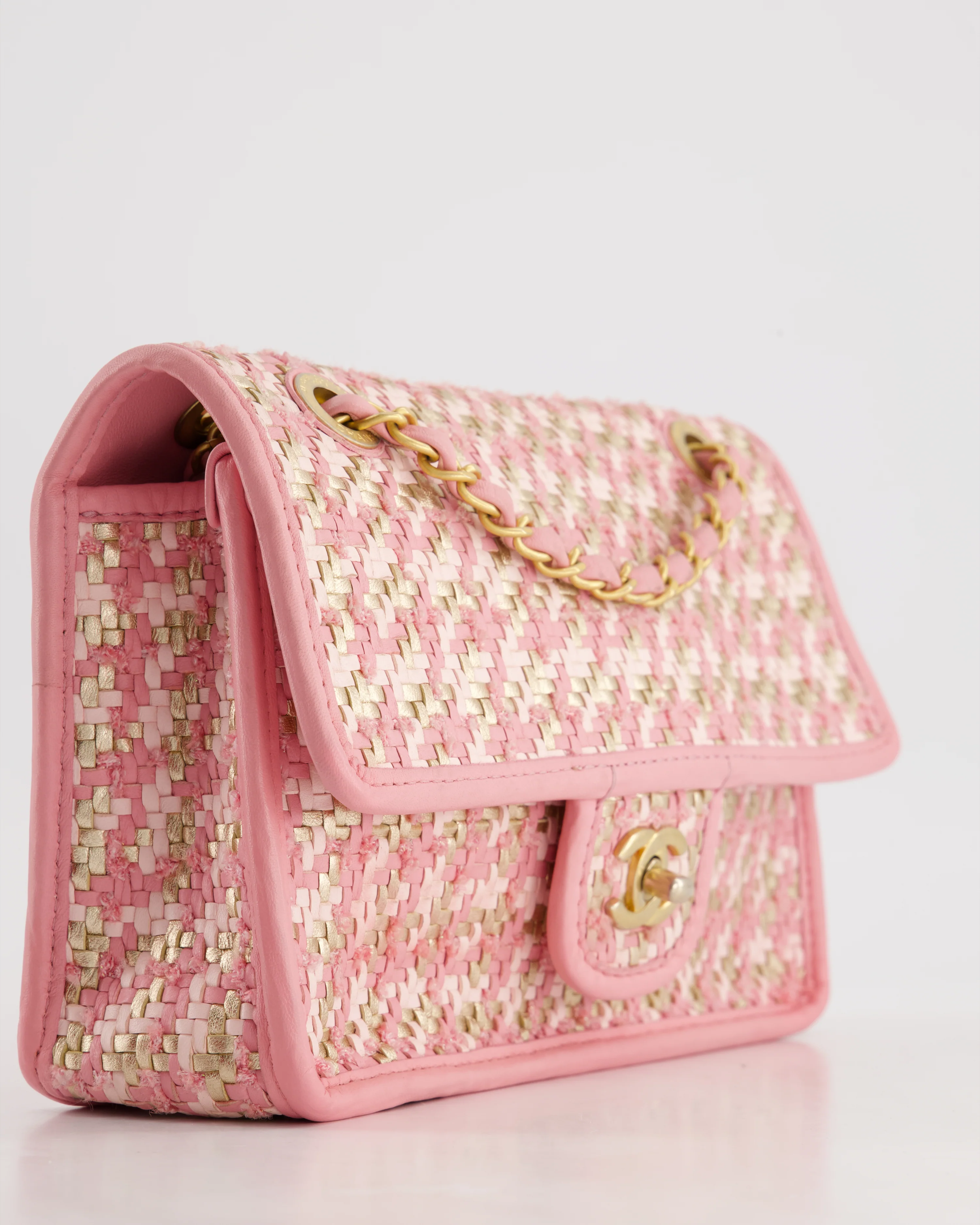 Chanel 23C Pink Woven Flap Bag with Leather Edge Detail and Brushed Gold Hardware - Image 11
