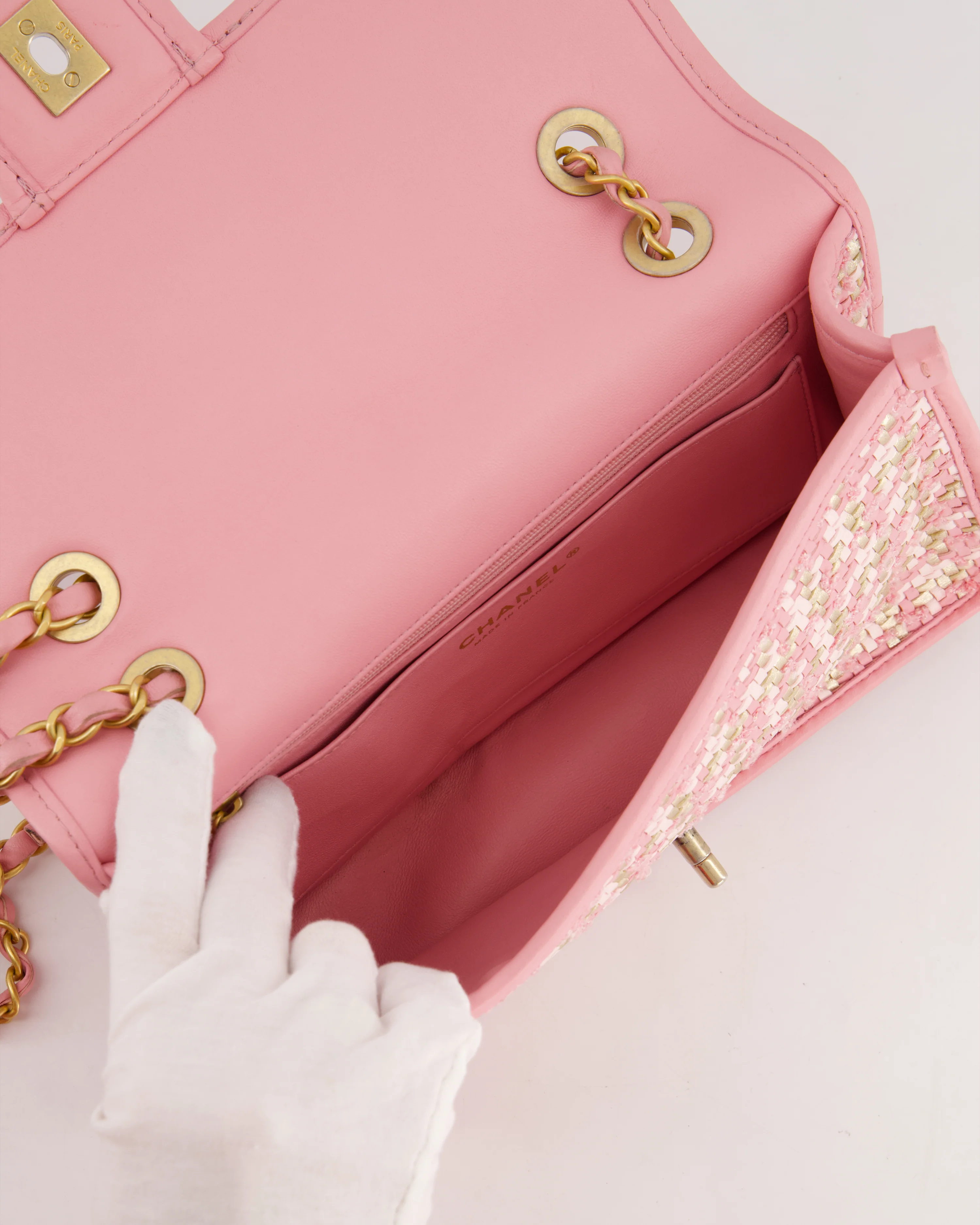 Chanel 23C Pink Woven Flap Bag with Leather Edge Detail and Brushed Gold Hardware - Image 17