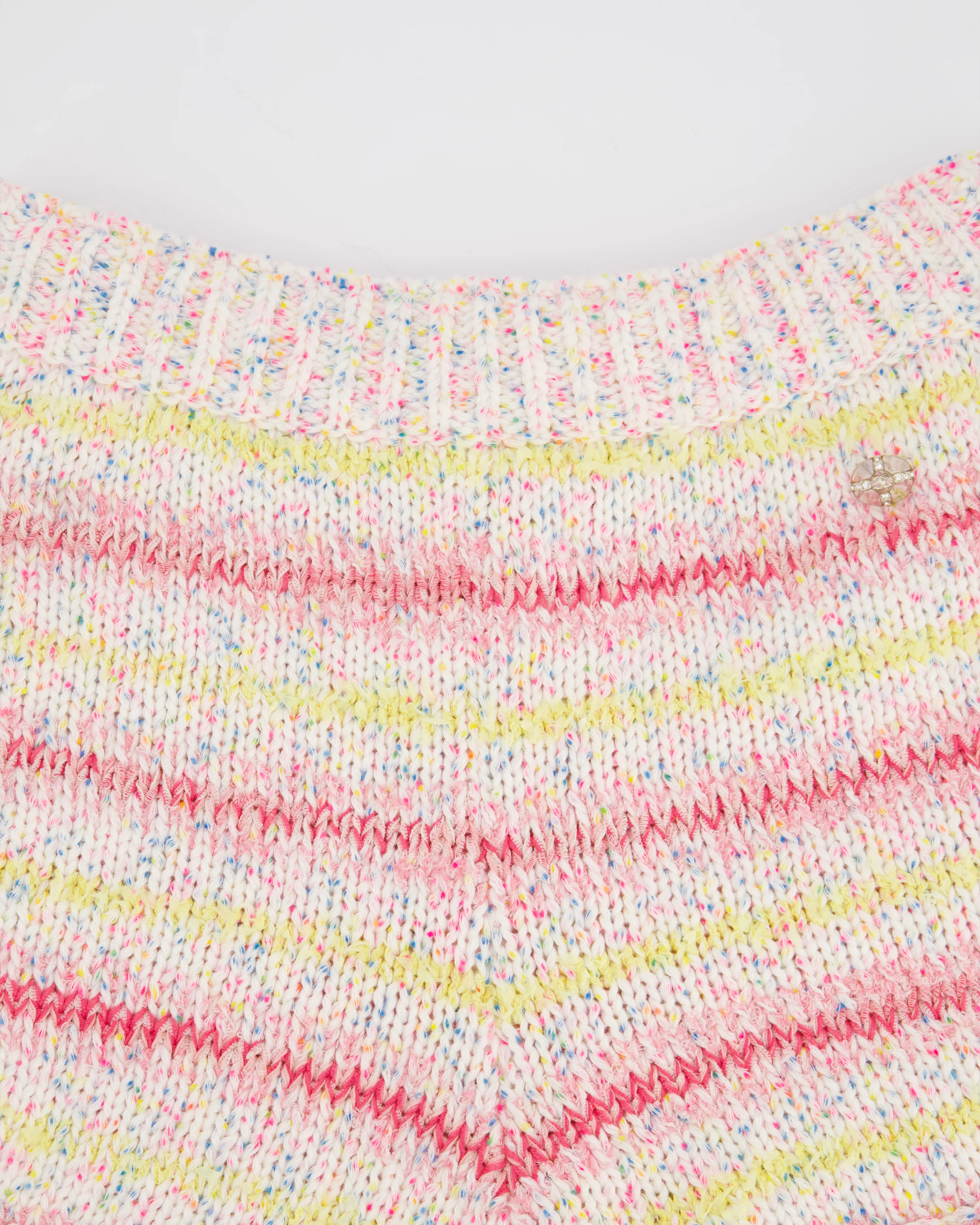 Chanel 24C Resort Pastel Pink & Yellow Sleeveless Knit Jumper and Shorts Set with Cupid Heart "Coco" Detail Top Size FR 34 (UK 6) - Image 13