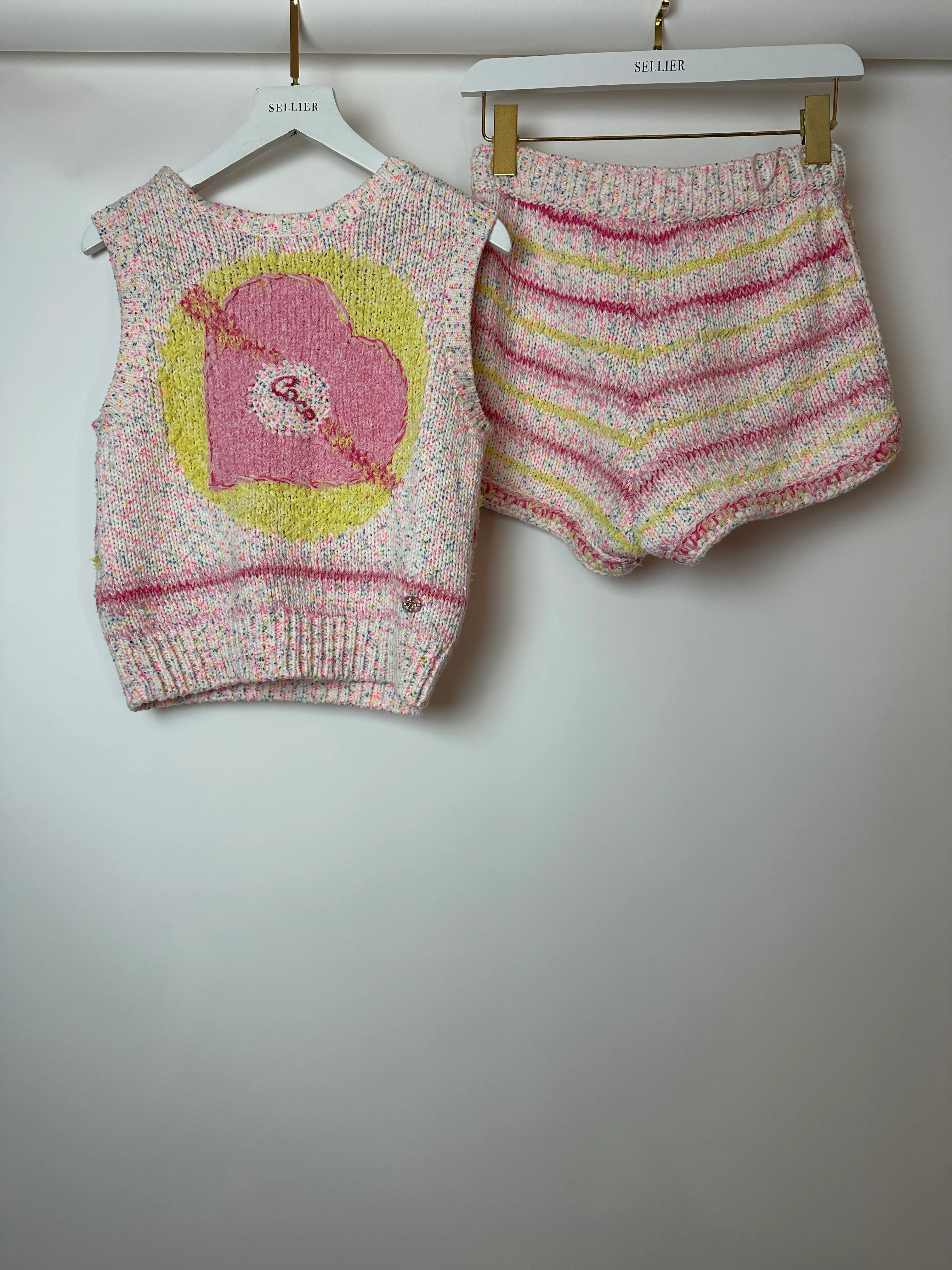 Chanel 24C Resort Pastel Pink & Yellow Sleeveless Knit Jumper and Shorts Set with Cupid Heart "Coco" Detail Top Size FR 34 (UK 6) - Image 14
