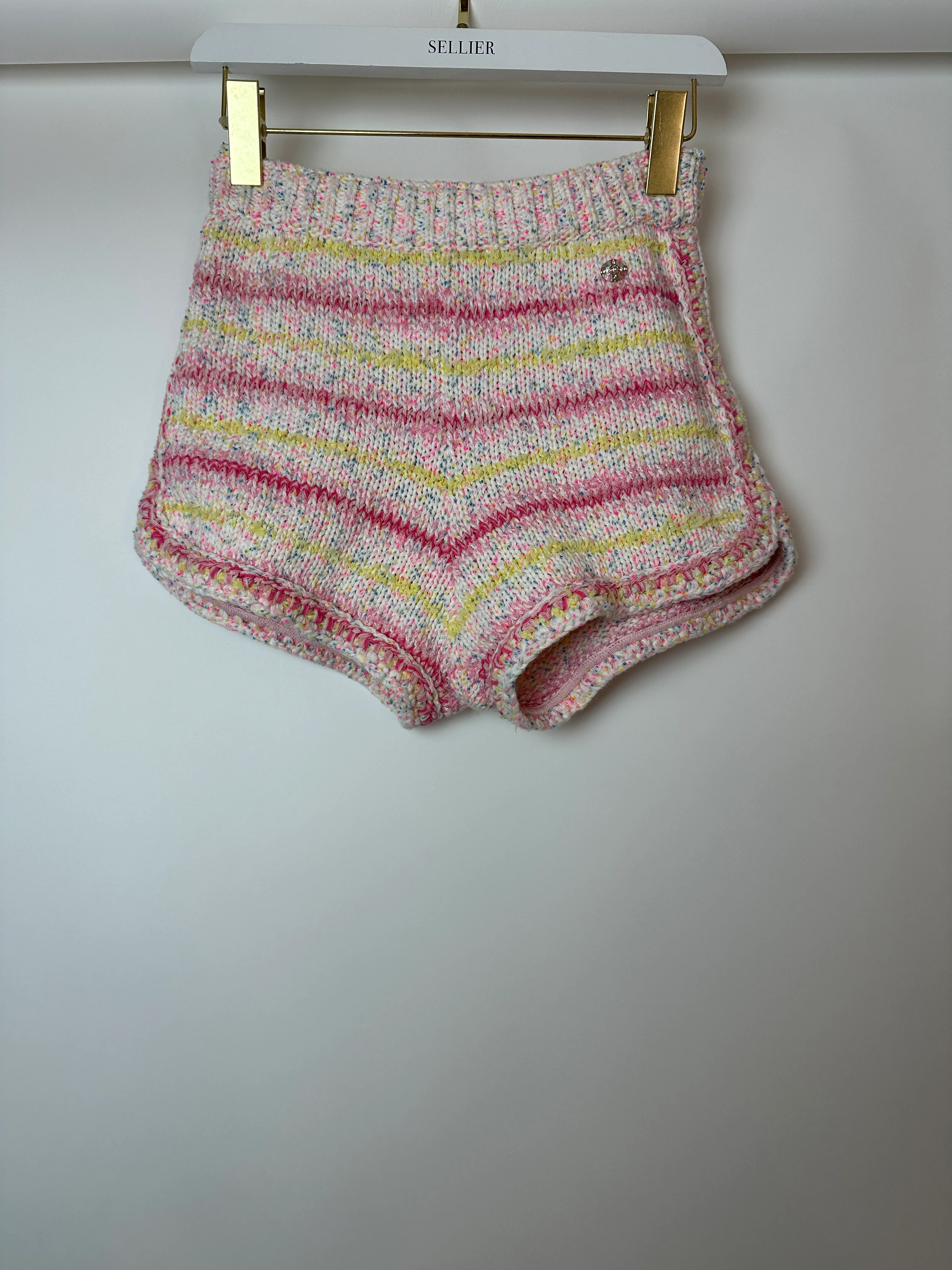 Chanel 24C Resort Pastel Pink & Yellow Sleeveless Knit Jumper and Shorts Set with Cupid Heart "Coco" Detail Top Size FR 34 (UK 6) - Image 19