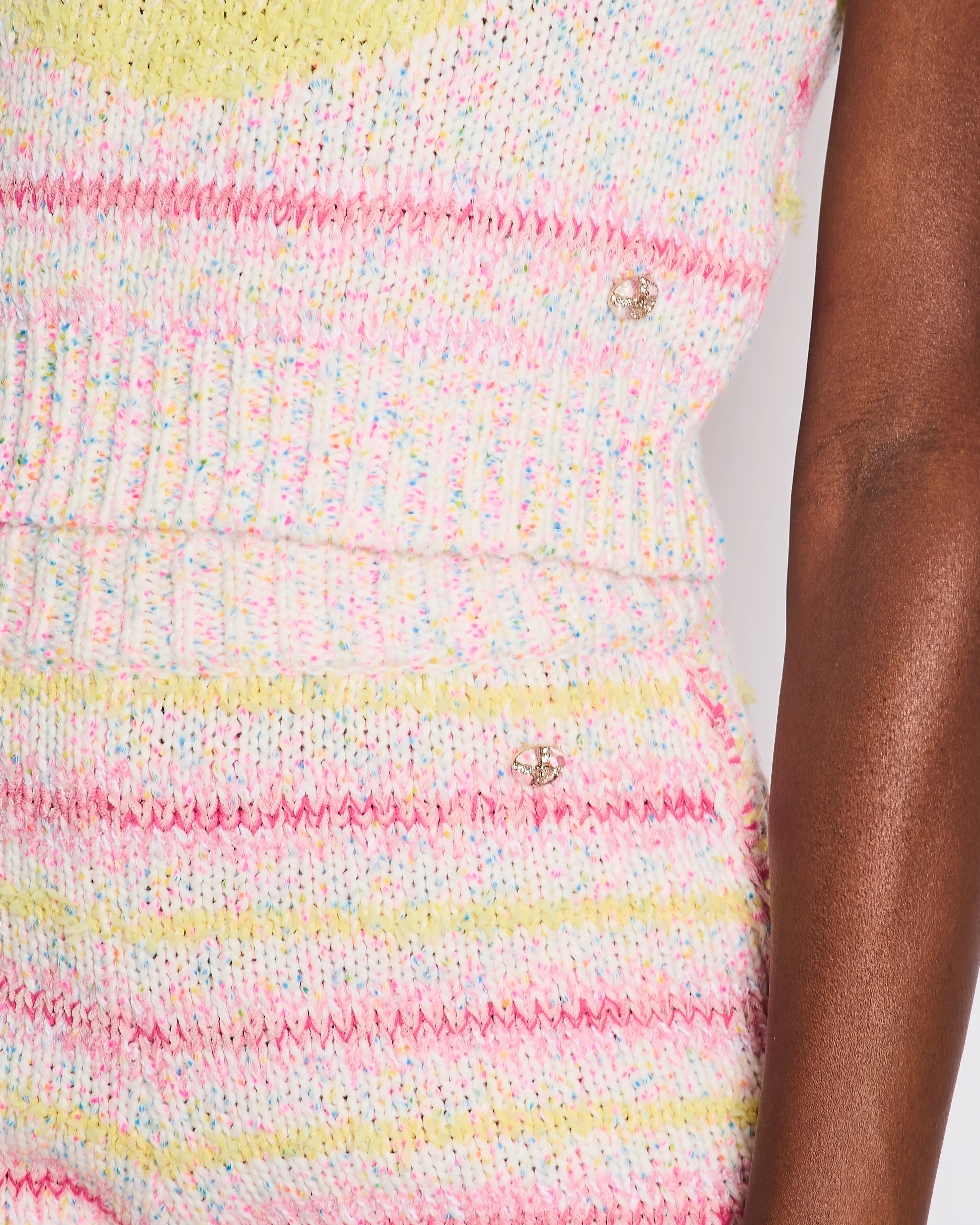 Chanel 24C Resort Pastel Pink & Yellow Sleeveless Knit Jumper and Shorts Set with Cupid Heart "Coco" Detail Top Size FR 34 (UK 6) - Image 5
