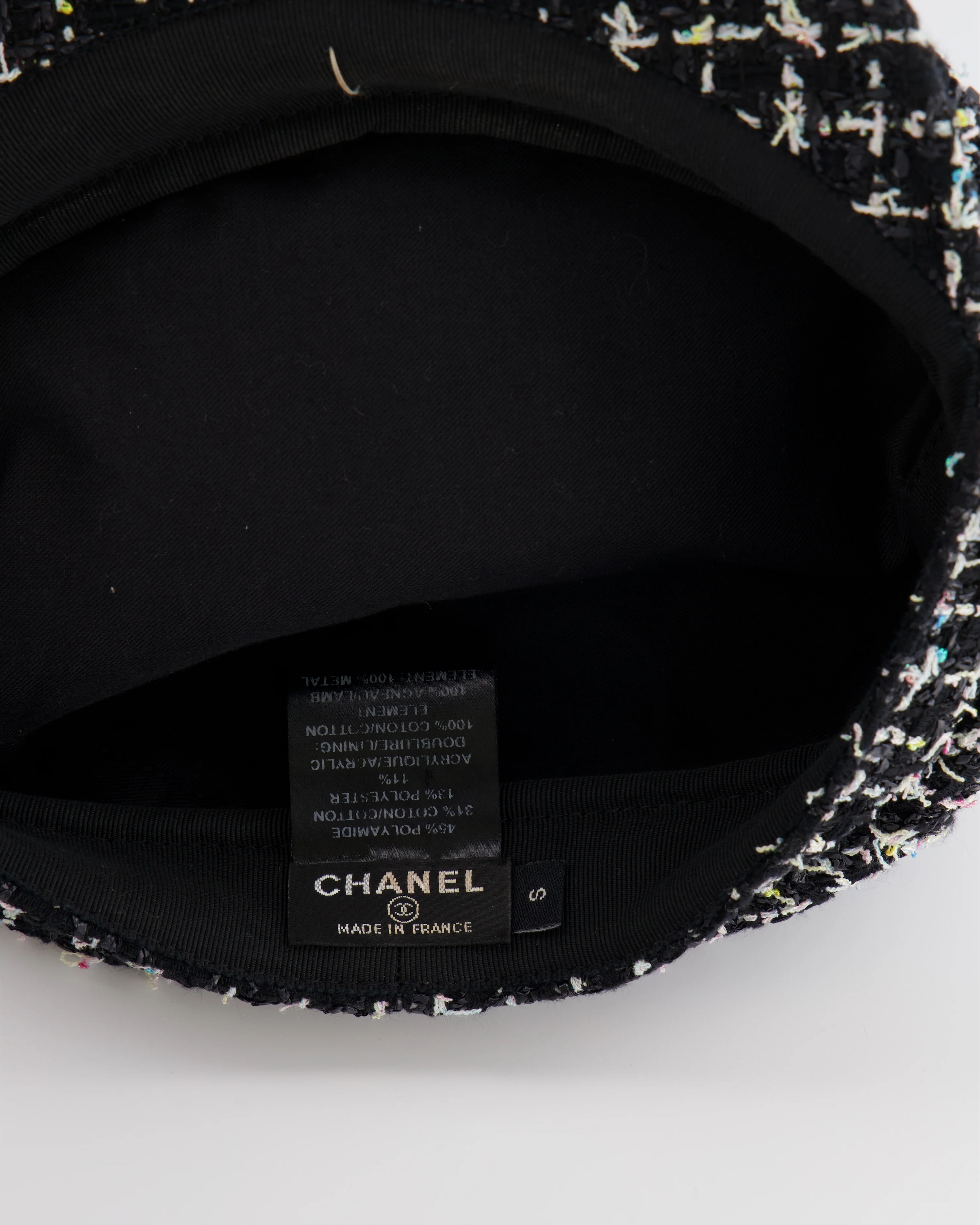 Chanel 24P Black and White Tweed Newsboy Hat with Multi-Colour Threads and Silver Twisted CC Logo Buttons with Front Lambskin Leather Fringe Detail Size S - Image 9
