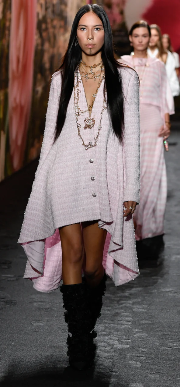 Chanel 24/S Pink Tweed Long Sleeve A-Line Asymmetric Mini Dress with Silver and Pink Logo Button Details Detail FR 34 (UK 6) - Image 5