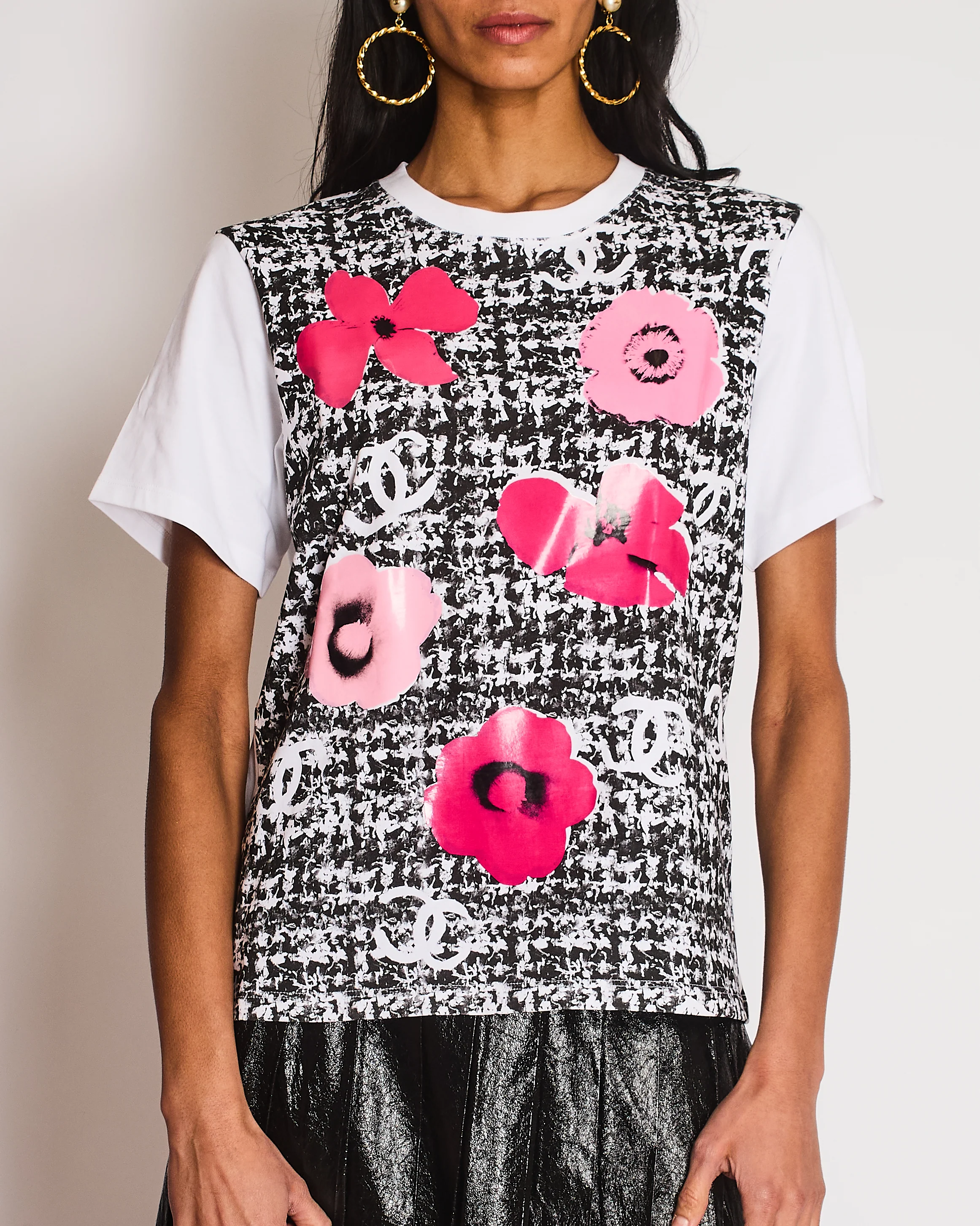 Chanel 24/S Black and White Tweed Effect T-Shirt with Laminate Pink Flowers Size M (UK 10) - Image 2
