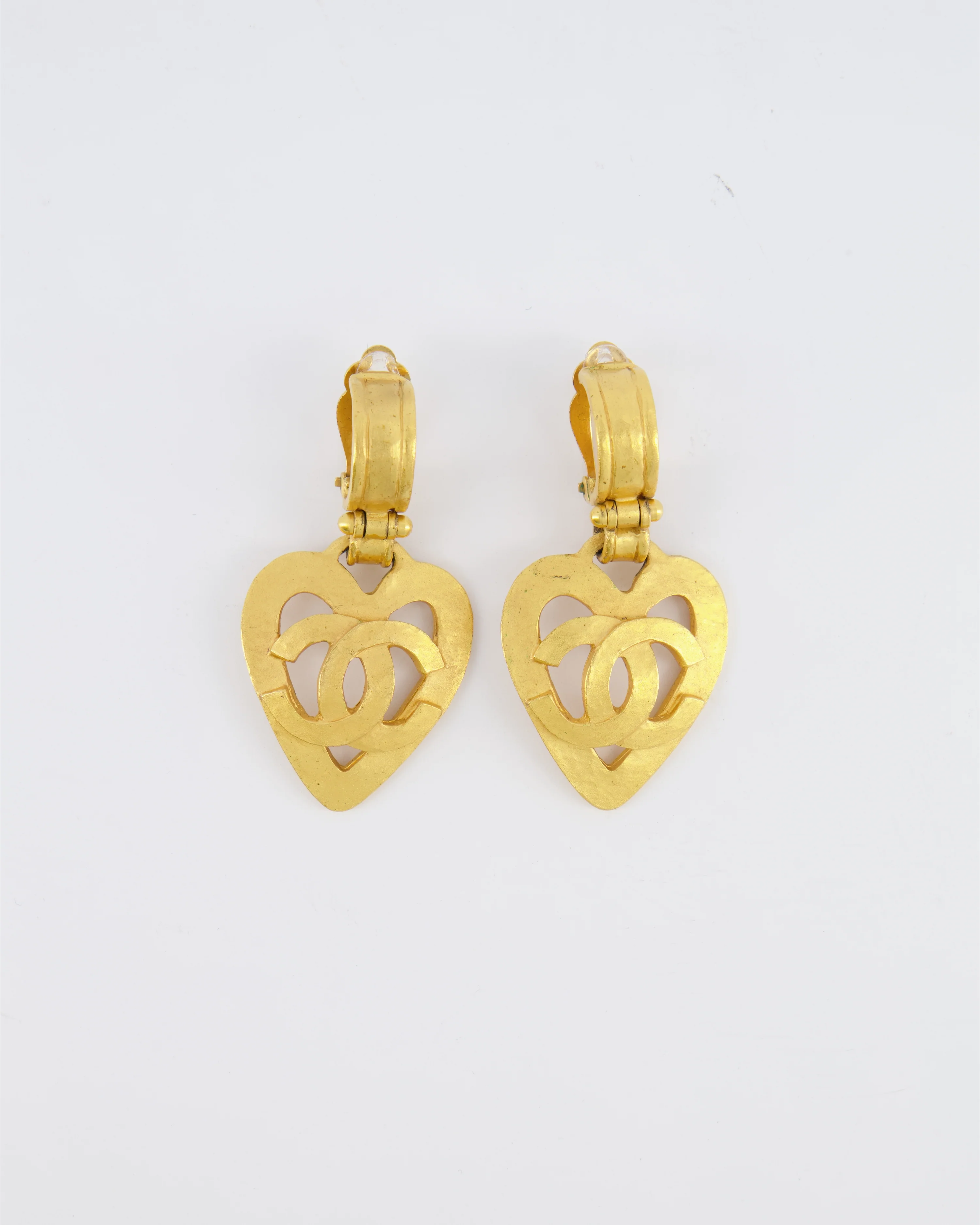 Chanel 95P Vintage Brushed Gold Heart CC Logo Pendant Clip-On Earrings