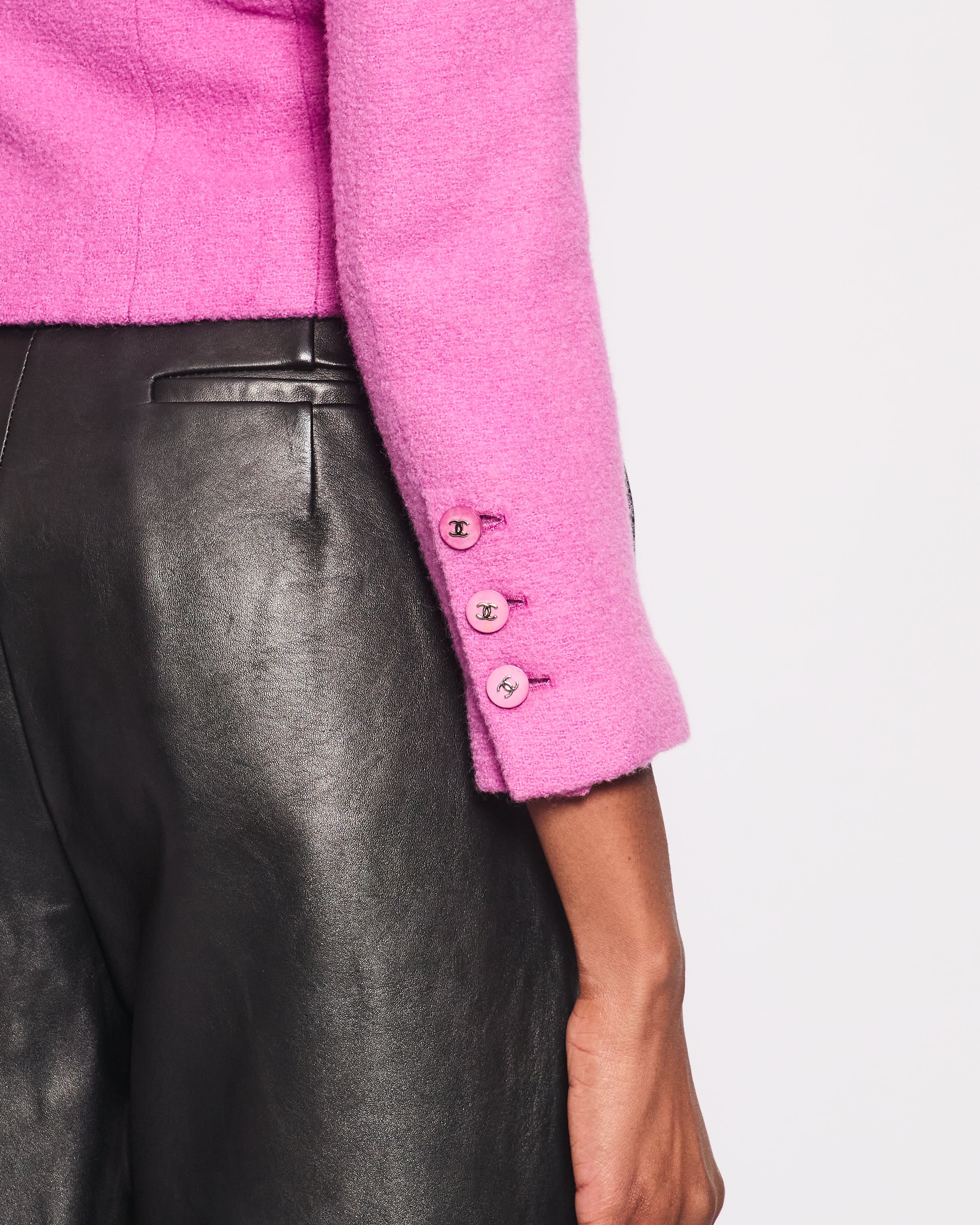 Chanel 96/P Vintage Lilac Wool Cropped Jacket with Silver CC Logo Buttons Size FR 34 (UK 6) - Image 4