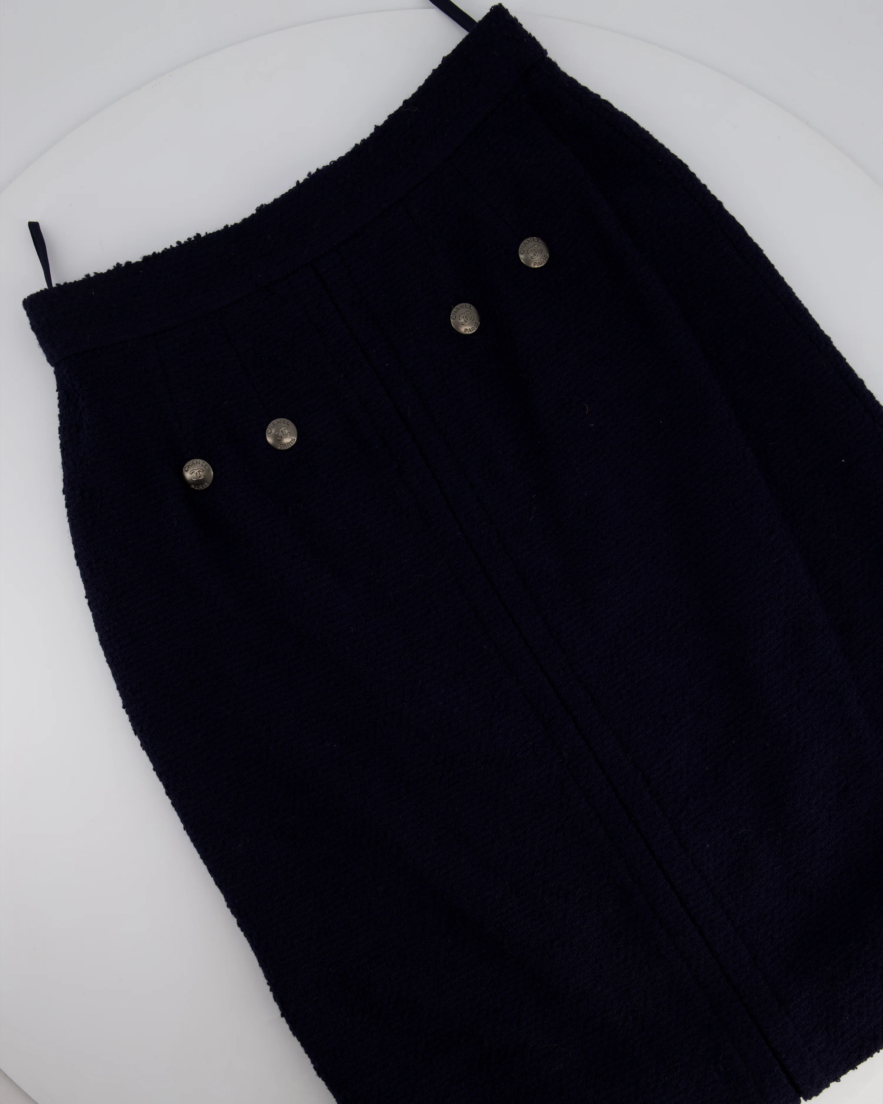 Chanel 97A Navy Wool Long Sleeve Jacket and Pencil Skirt Set with Red, Blue, Green and Yellow Neckline Applique Detail Size FR 38 (UK 10) - Image 10