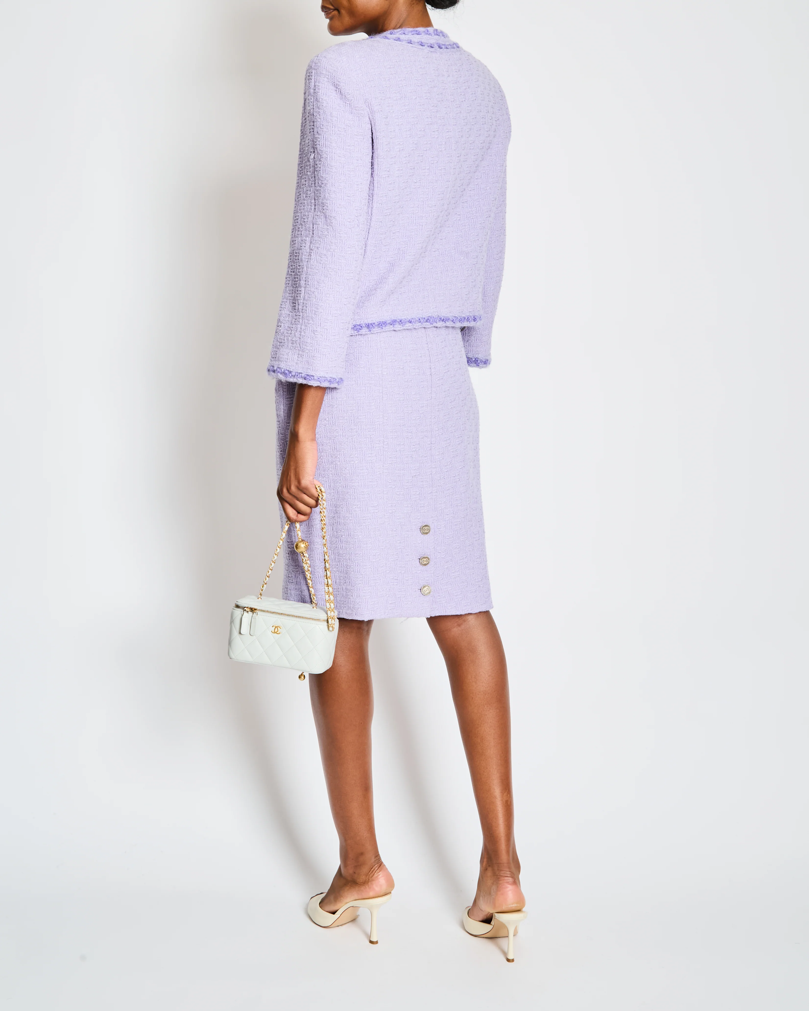 Chanel 98/A Lavender Two Piece Tweed Set with CC Button Detail Size FR 44 (UK 16) - Image 4