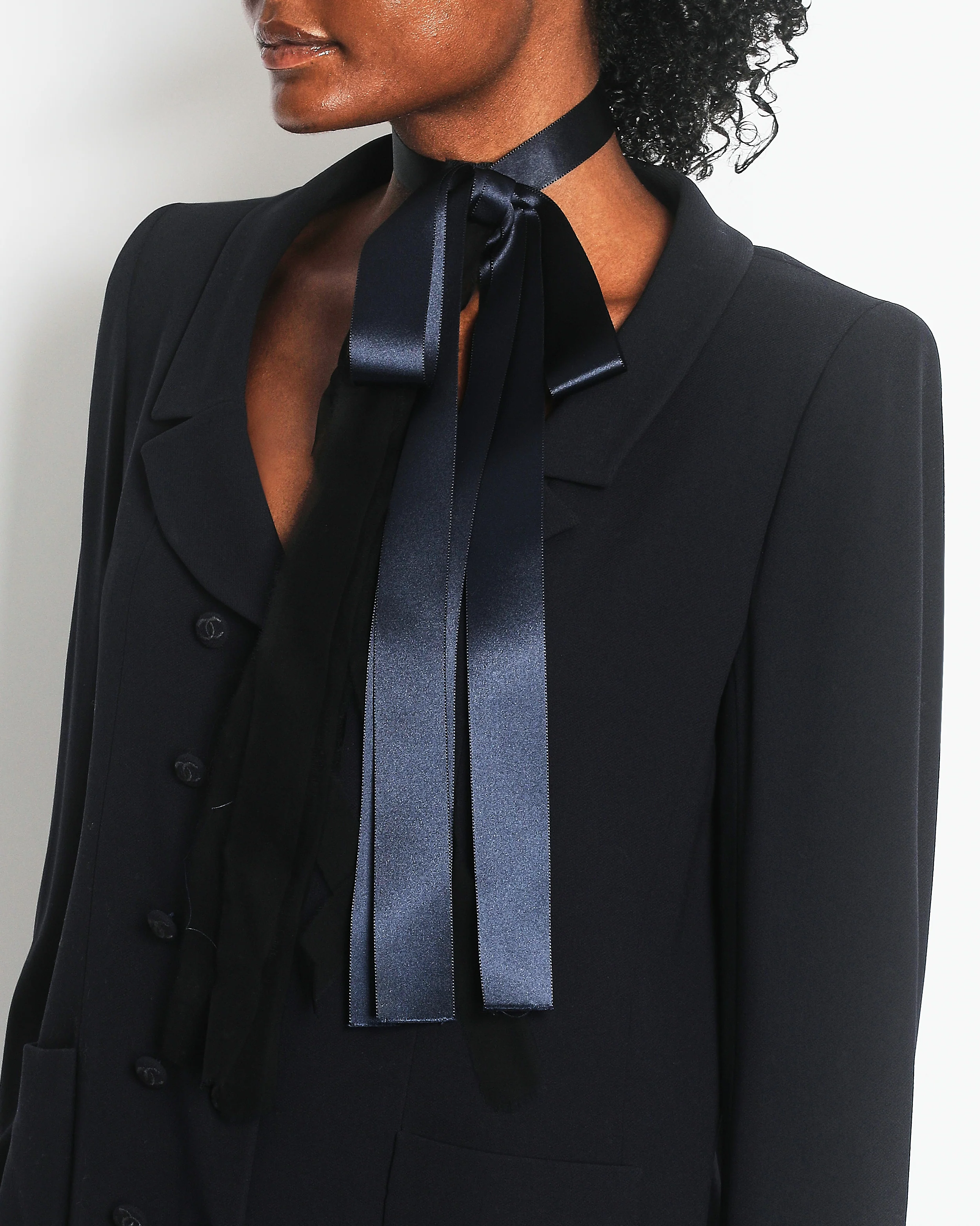 Chanel 98/P Vintage Navy Jacket with CC Logo Button Detail and Silk Bow Detail Size FR 38 (UK 10) - Image 5