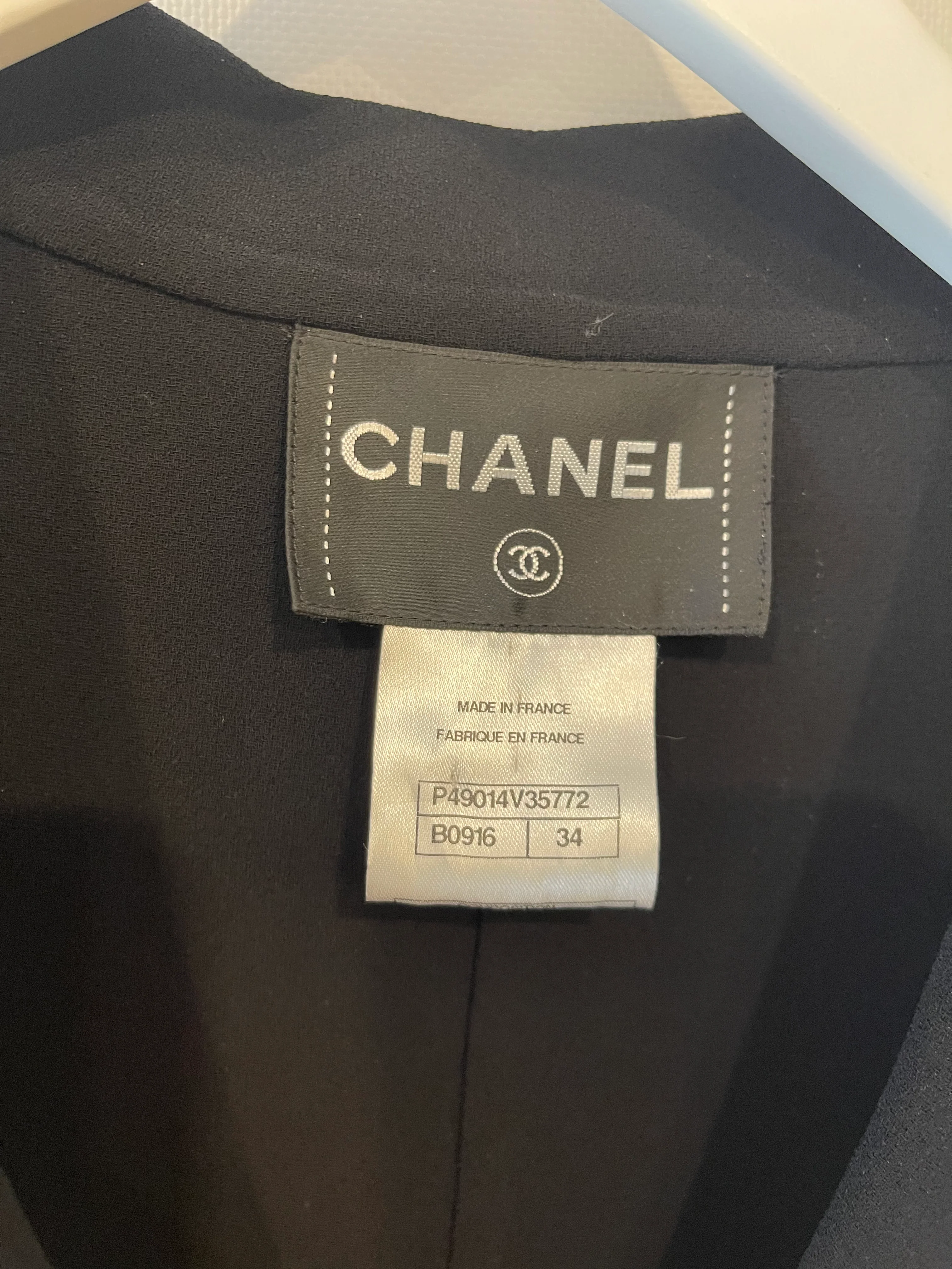 Chanel 14S Pale Grey and Black Trim Jacket with Belt and CC Button Details Size FR 34 (UK 6) RRP £3,250 - Image 12