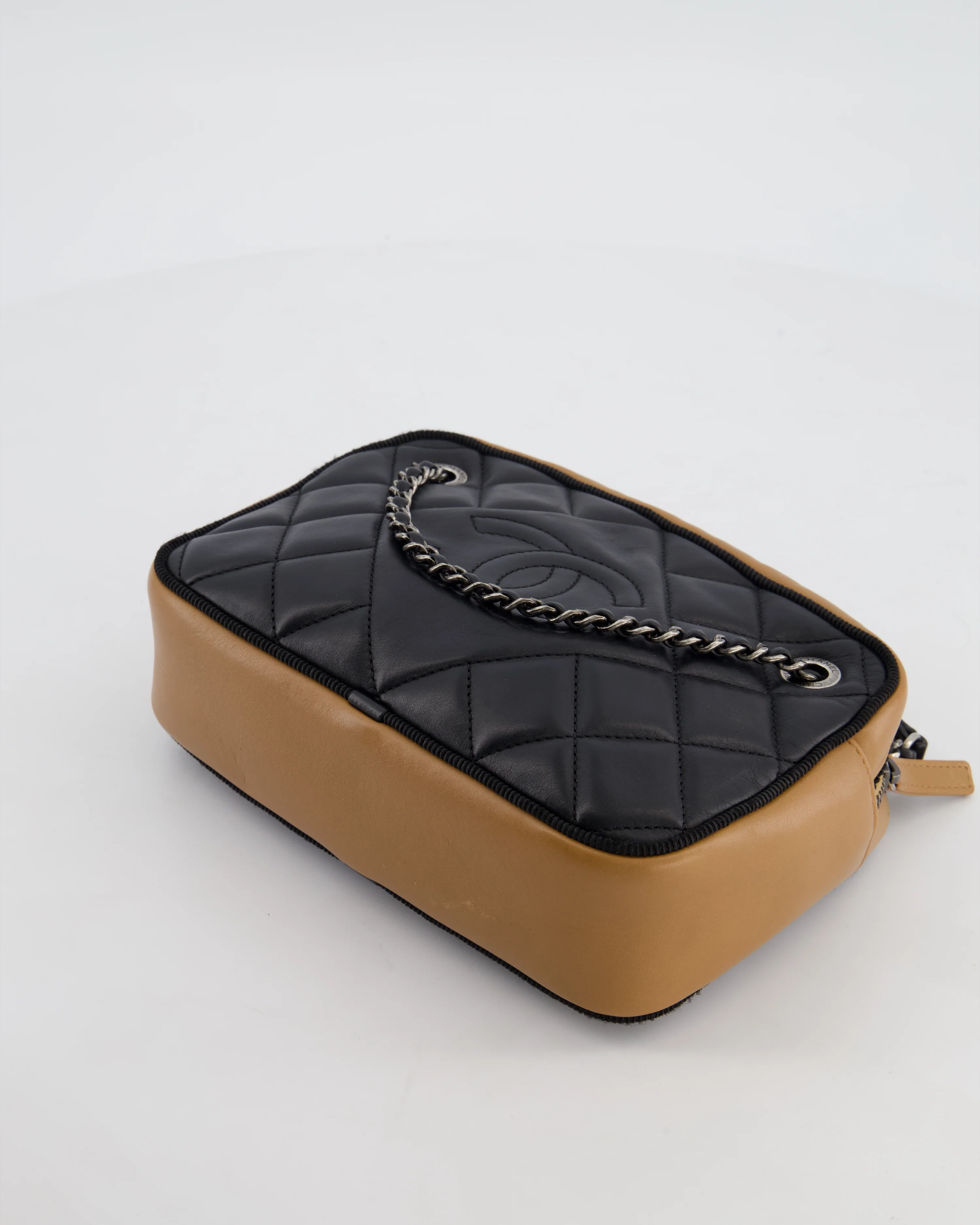 Chanel Black and Brown Two-Tone Quilted Camera Bag in Quilted Lambskin Leather with Ruthenium Hardware - Image 21