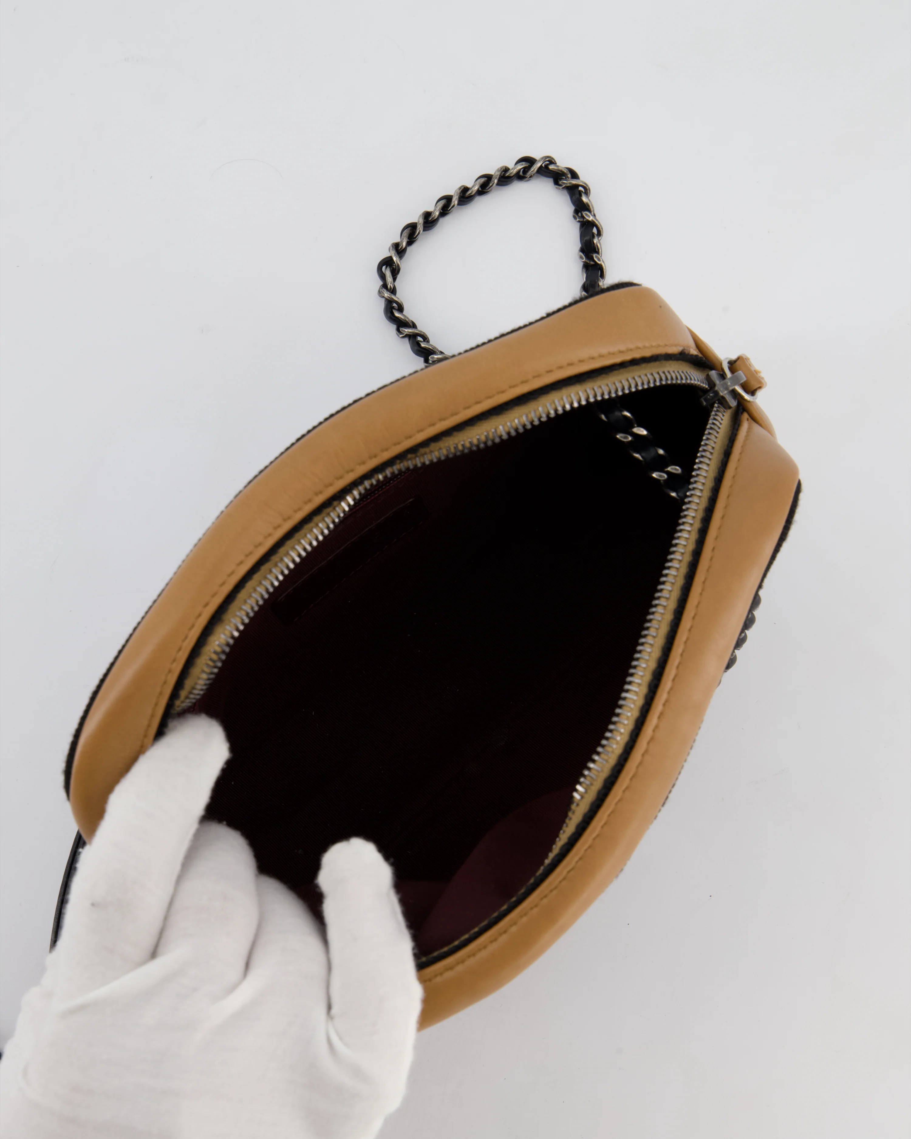 Chanel Black and Brown Two-Tone Quilted Camera Bag in Quilted Lambskin Leather with Ruthenium Hardware - Image 22