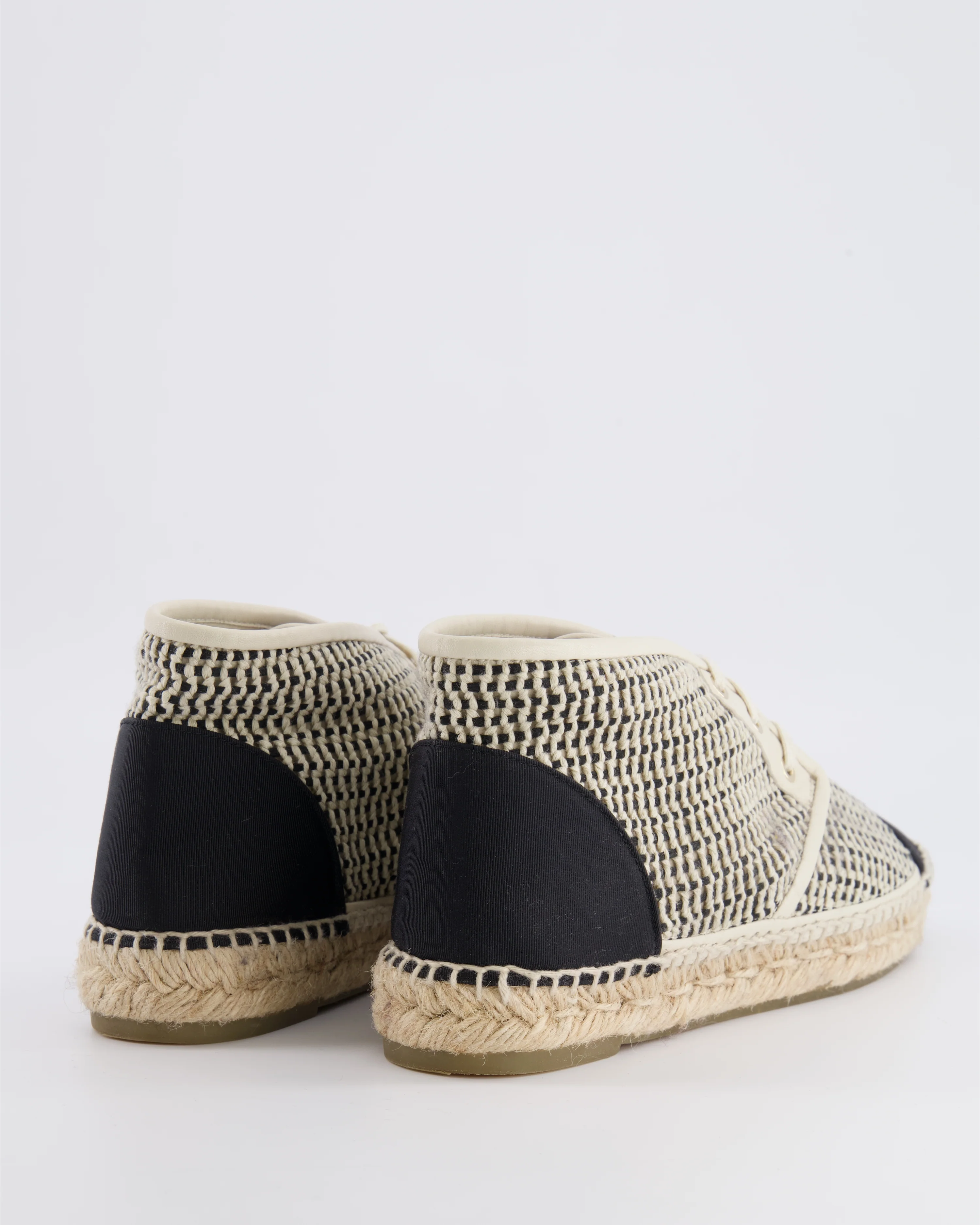 Chanel Black and Cream Woven Espadrille Lace Up Shoes with CC Logo Detail Size EU 39C - Image 3