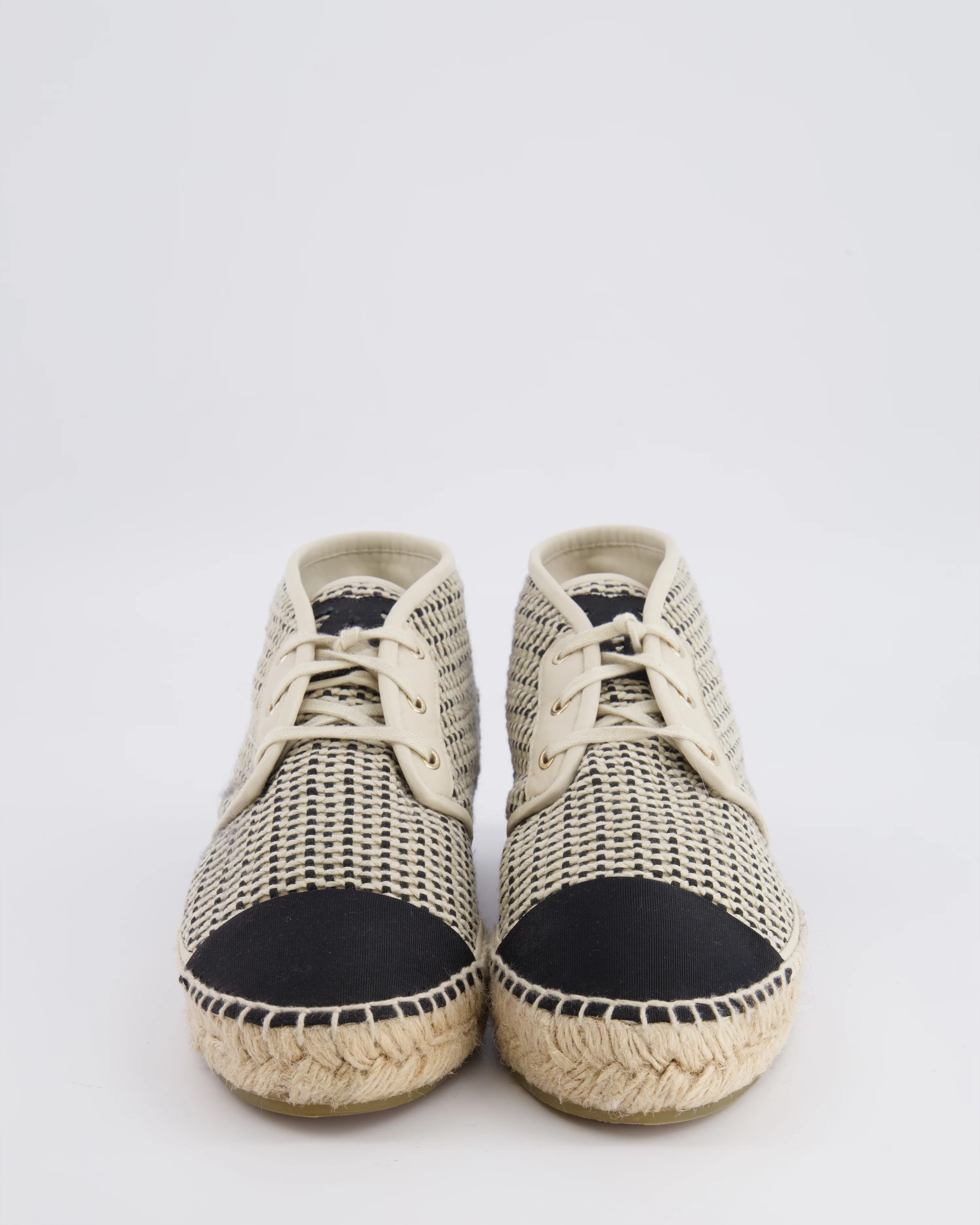 Chanel Black and Cream Woven Espadrille Lace Up Shoes with CC Logo Detail Size EU 39C - Image 4