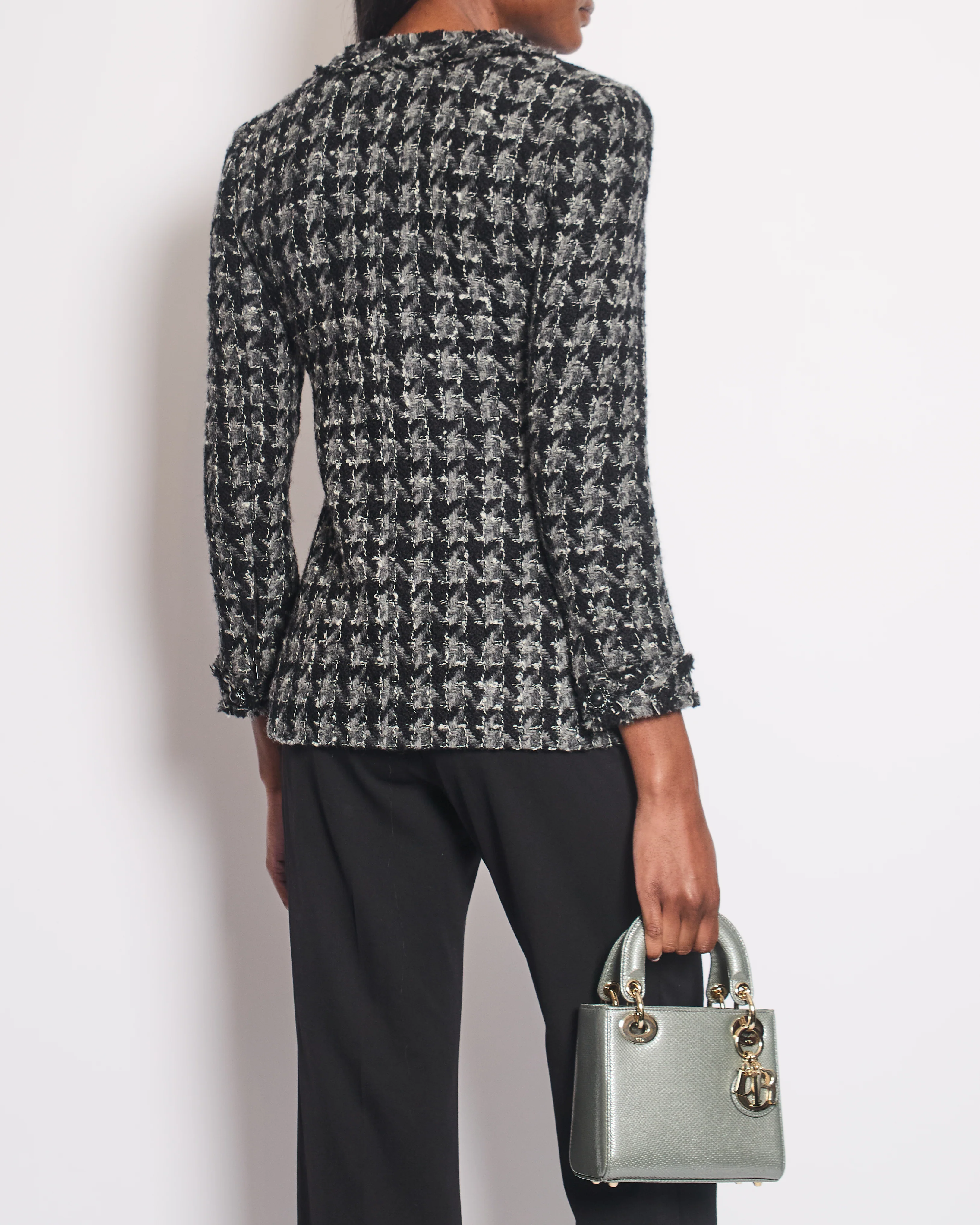 Chanel Black, Grey Tweed Large Houndstooth Jacket with Front Pockets and Black Leather Button Details, Size FR 38 (UK 10) - Image 4