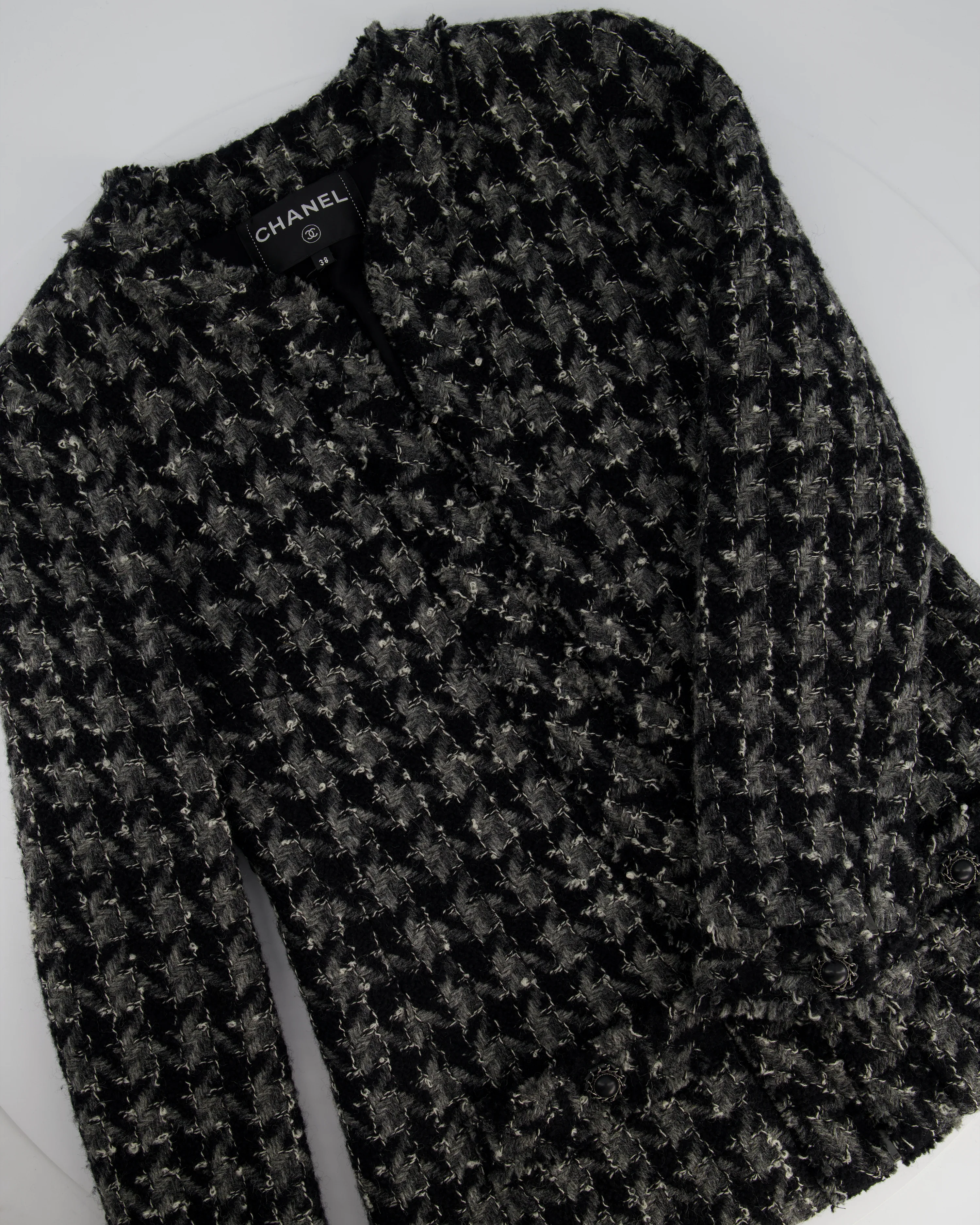 Chanel Black, Grey Tweed Large Houndstooth Jacket with Front Pockets and Black Leather Button Details, Size FR 38 (UK 10) - Image 5
