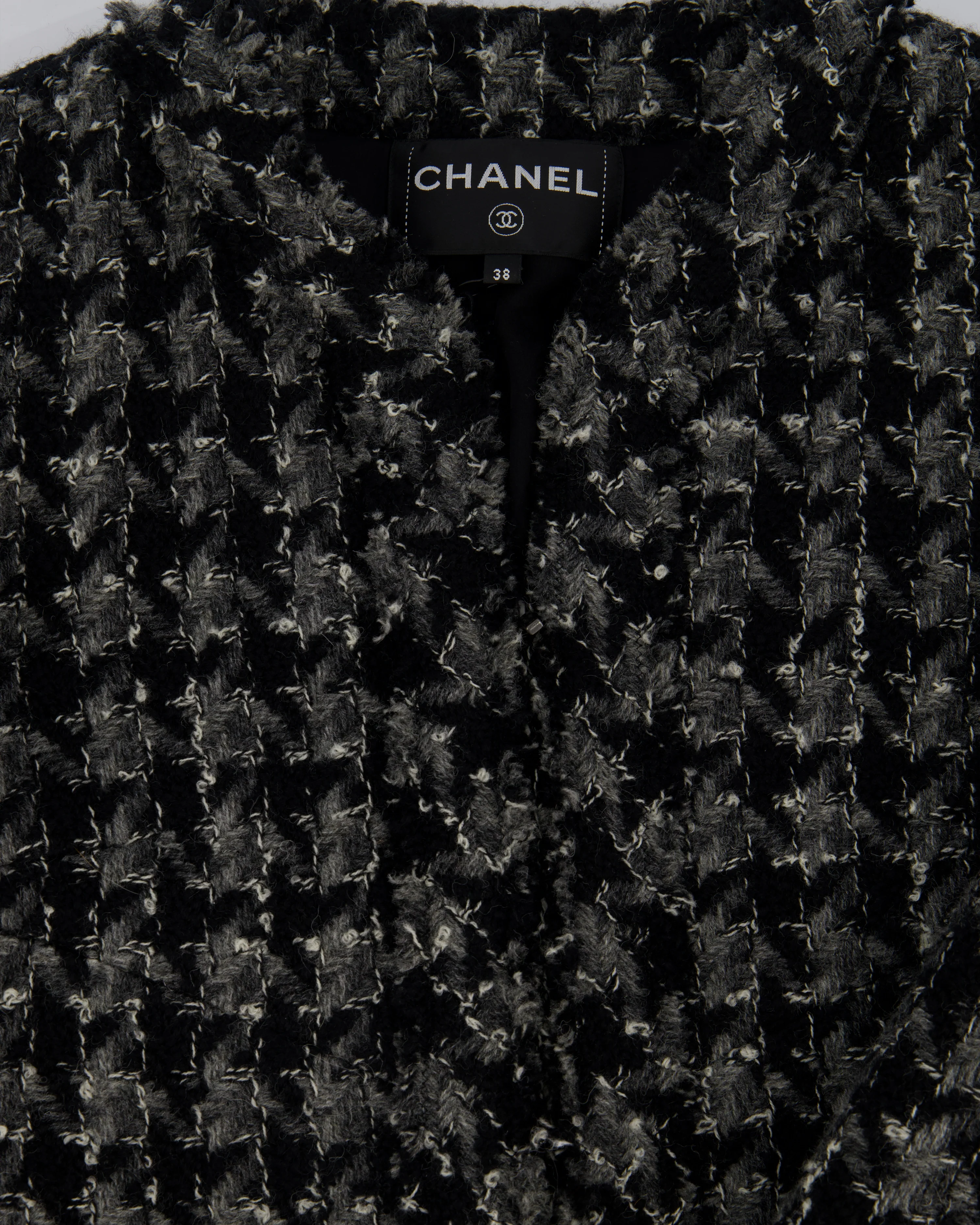 Chanel Black, Grey Tweed Large Houndstooth Jacket with Front Pockets and Black Leather Button Details, Size FR 38 (UK 10) - Image 6