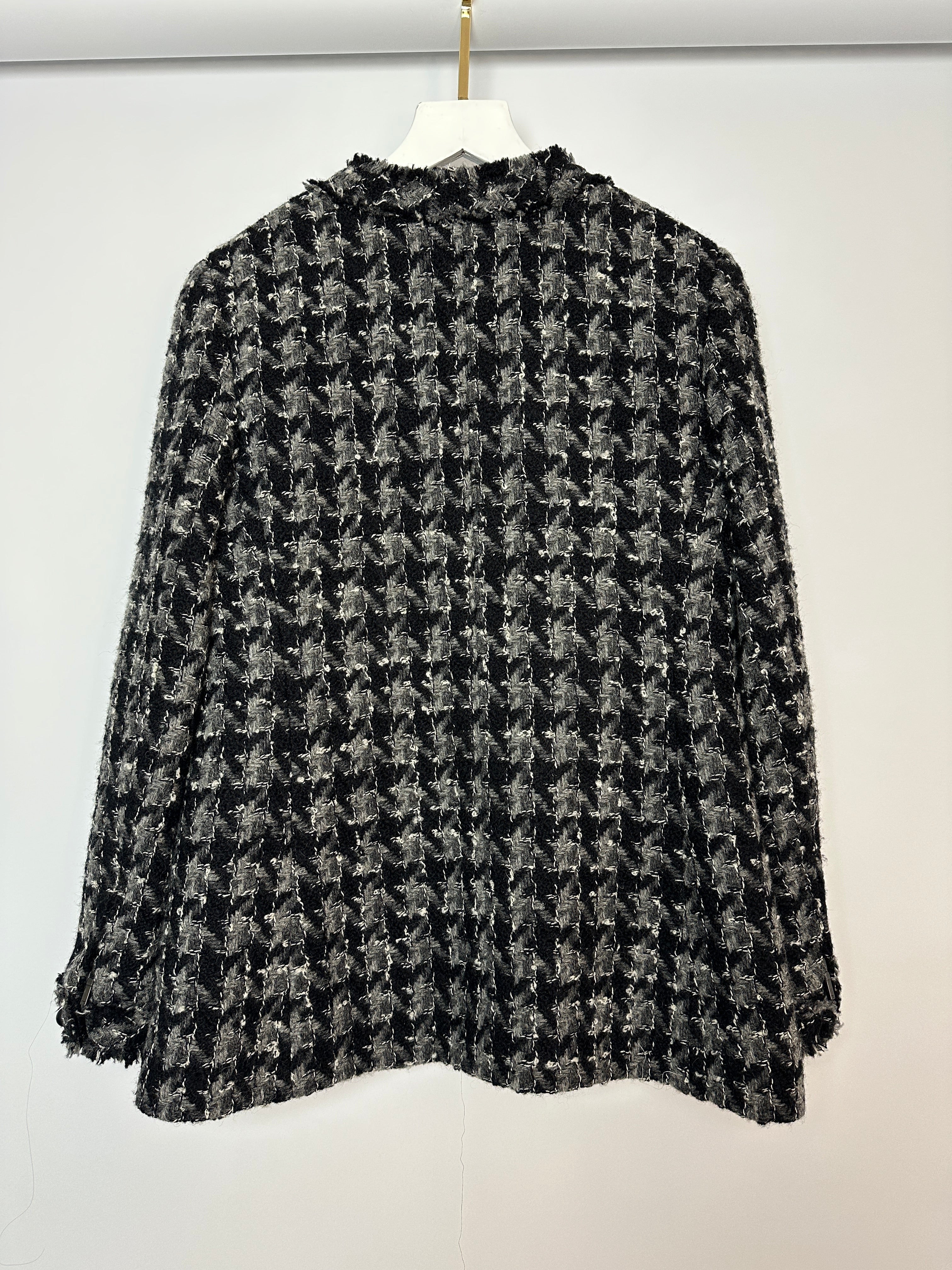 Chanel Black, Grey Tweed Large Houndstooth Jacket with Front Pockets and Black Leather Button Details, Size FR 38 (UK 10) - Image 9