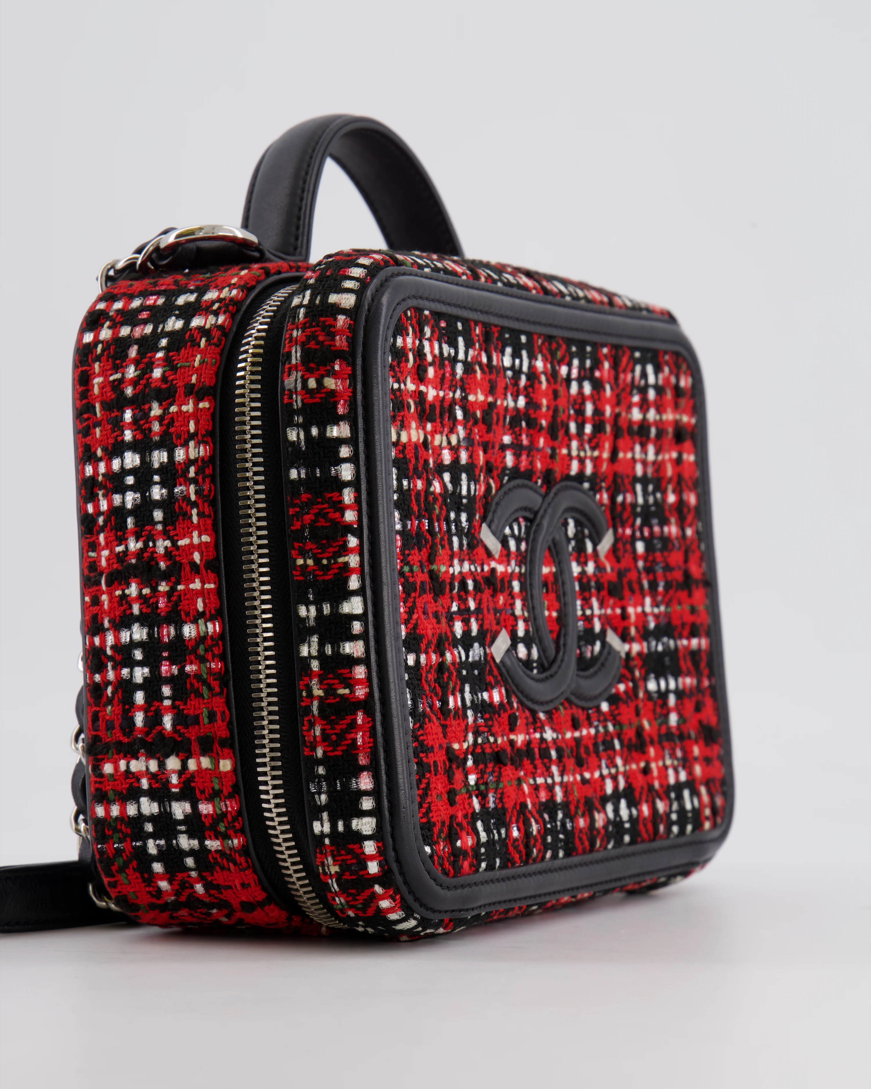 Chanel Black and Red Medium CC Filigree Vanity Case Bag in Tweed with Silver Hardware and Chain Detail - Image 16