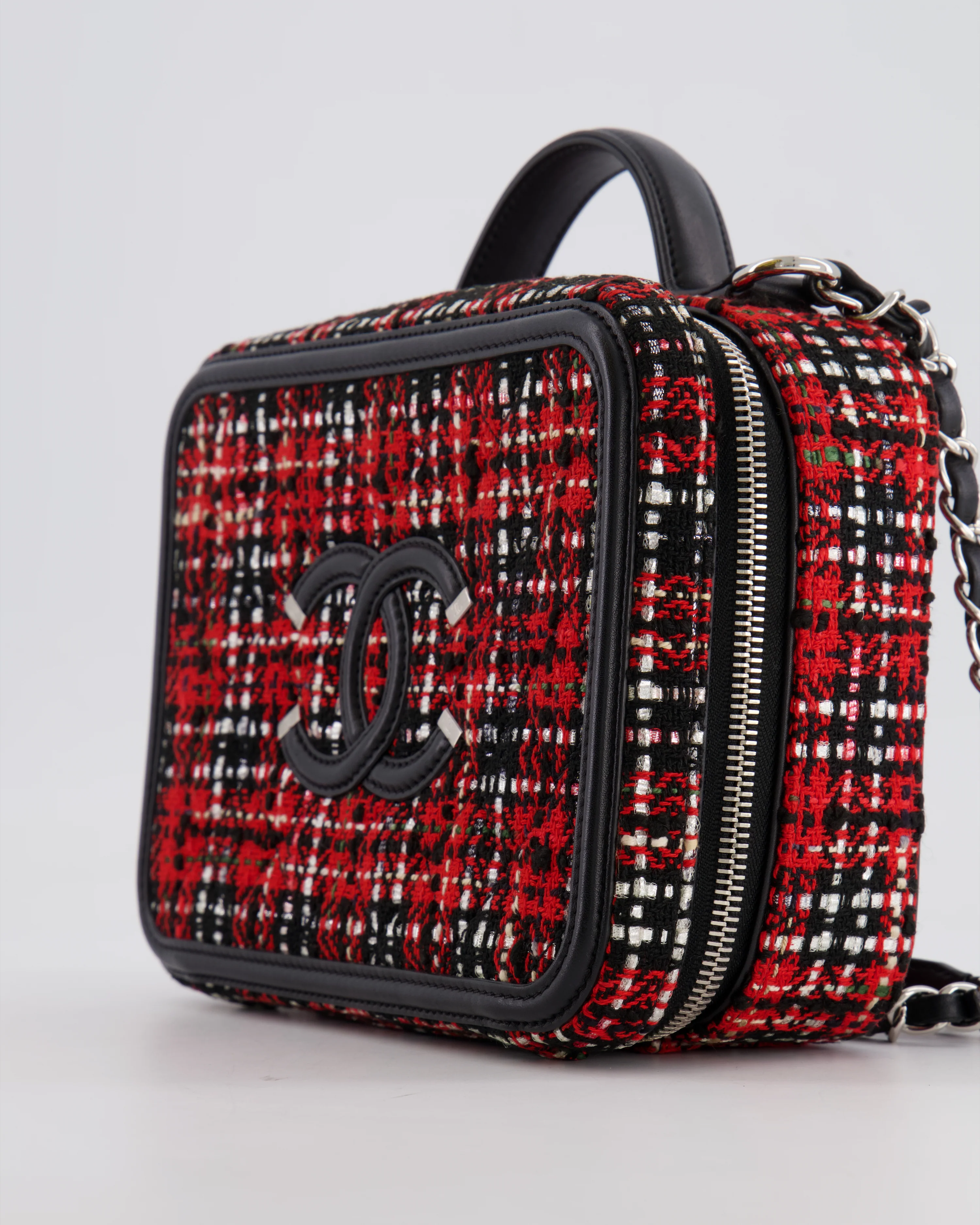 Chanel Black and Red Medium CC Filigree Vanity Case Bag in Tweed with Silver Hardware and Chain Detail - Image 18