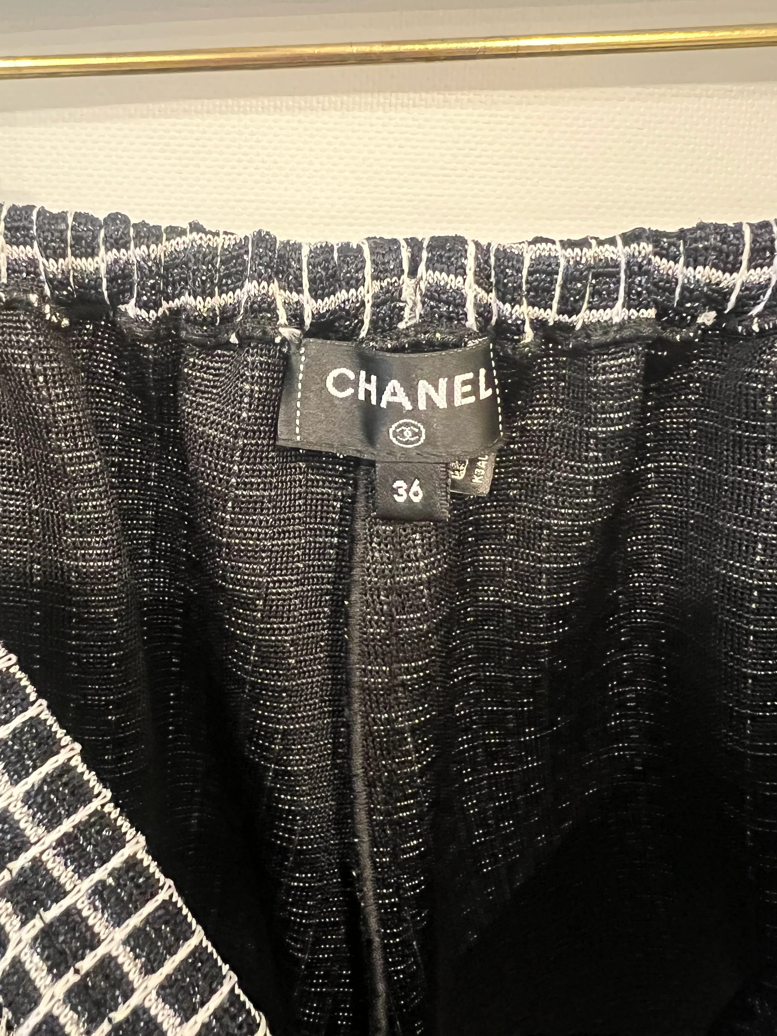 Chanel Black and White Checkered Micro Shorts with Silver Metallic Details and Silver CC Logo Buttons Size FR 36 (UK 8) - Image 13
