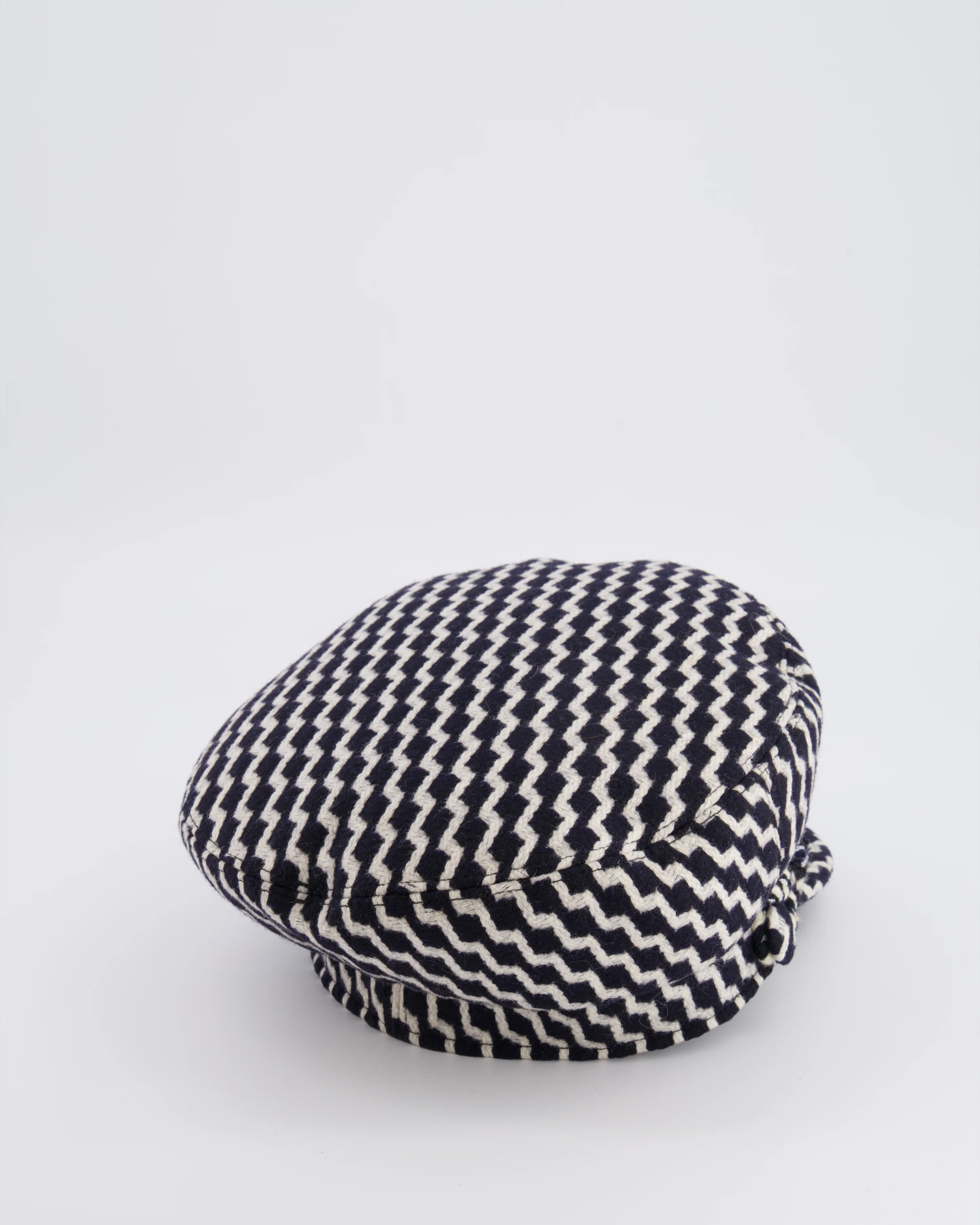 Chanel Black and White Wool Casket Hat with Vinyl Brim and Black CC Logo Detail Size M - Image 6