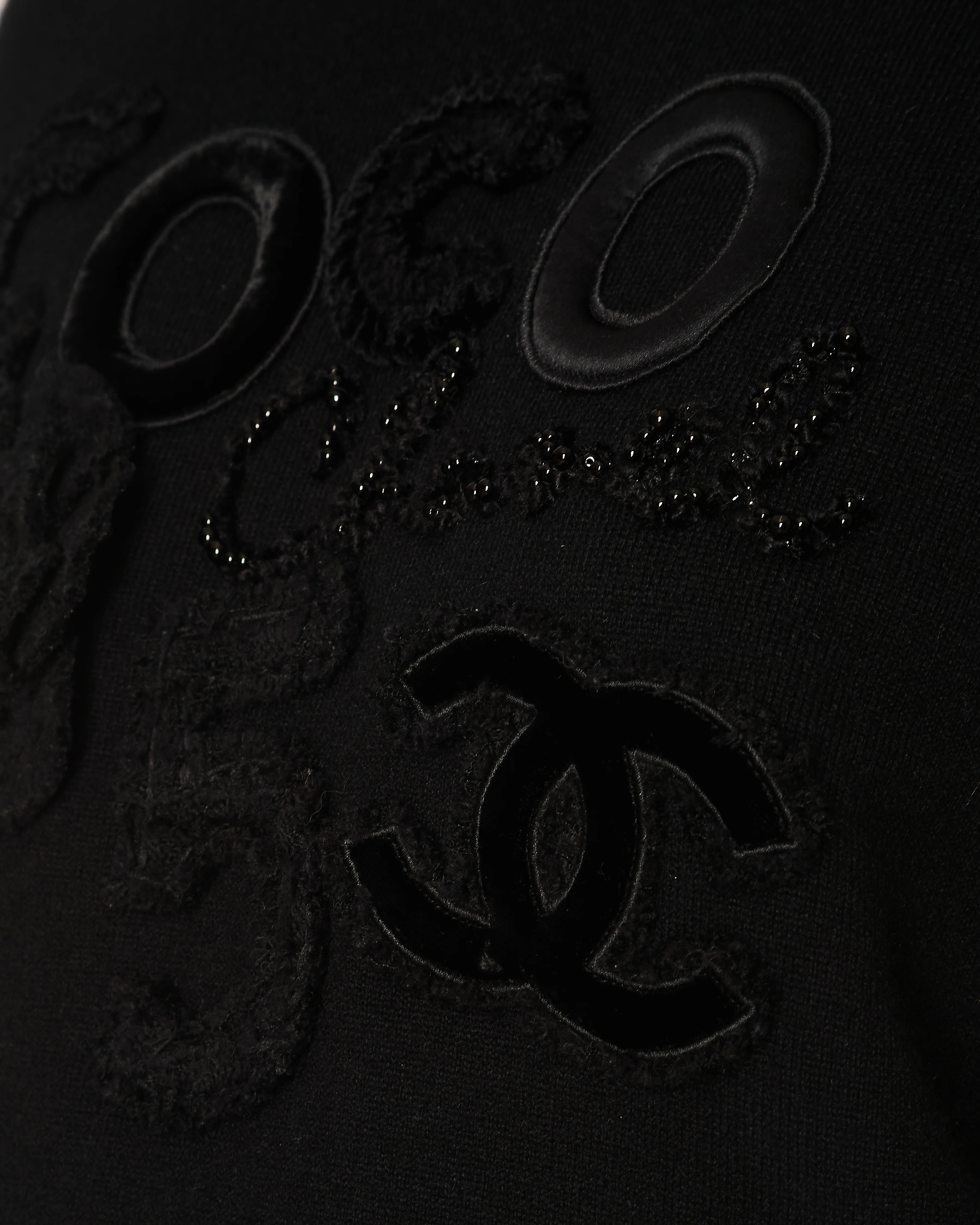 Chanel Black Cashmere Coco Sweater with Coco Chanel Embroidery and Tweed and Velours CC Logo and Camellia Appliques Size FR 36 (UK 8) - Image 3