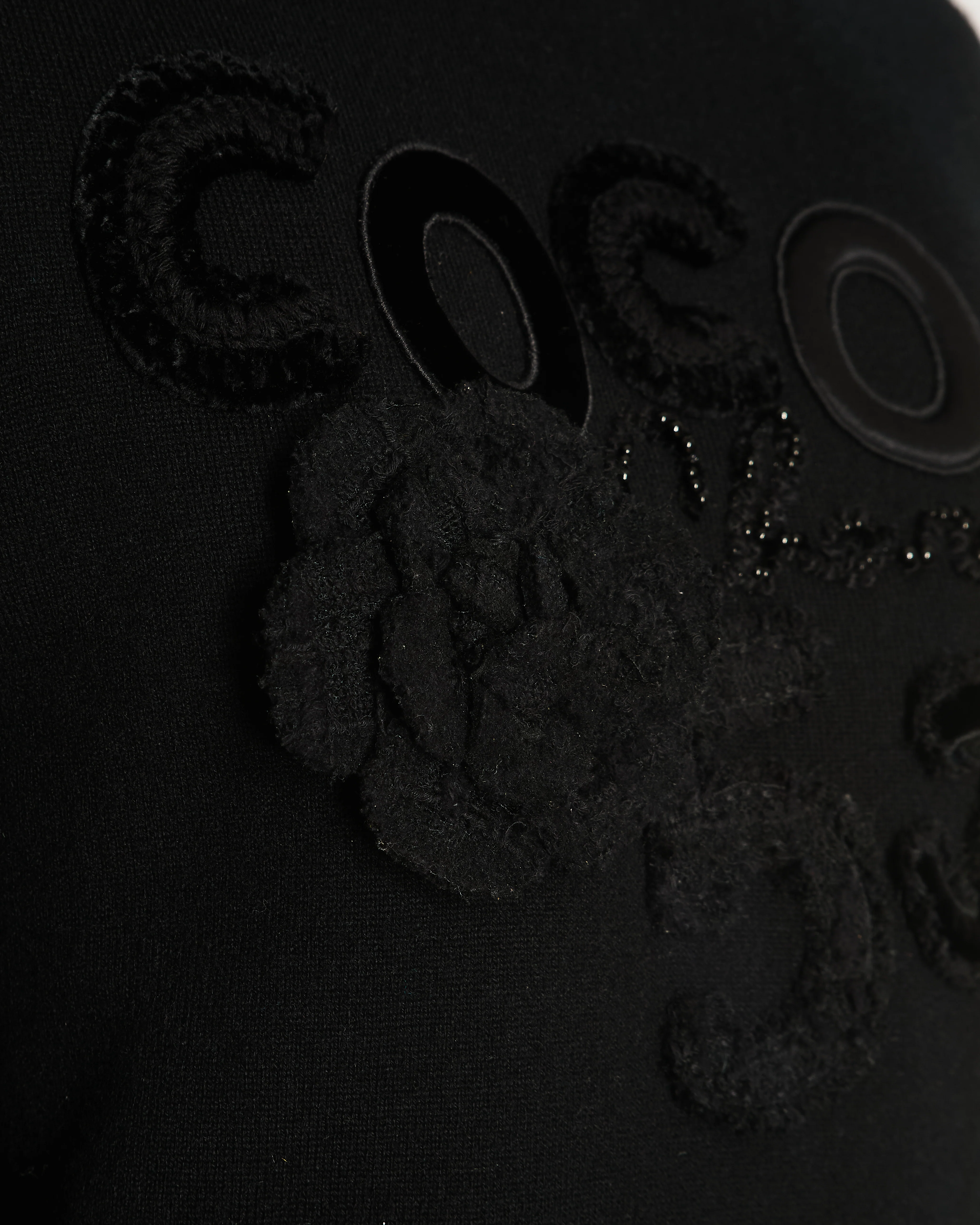 Chanel Black Cashmere Coco Sweater with Coco Chanel Embroidery and Tweed and Velours CC Logo and Camellia Appliques Size FR 36 (UK 8) - Image 4