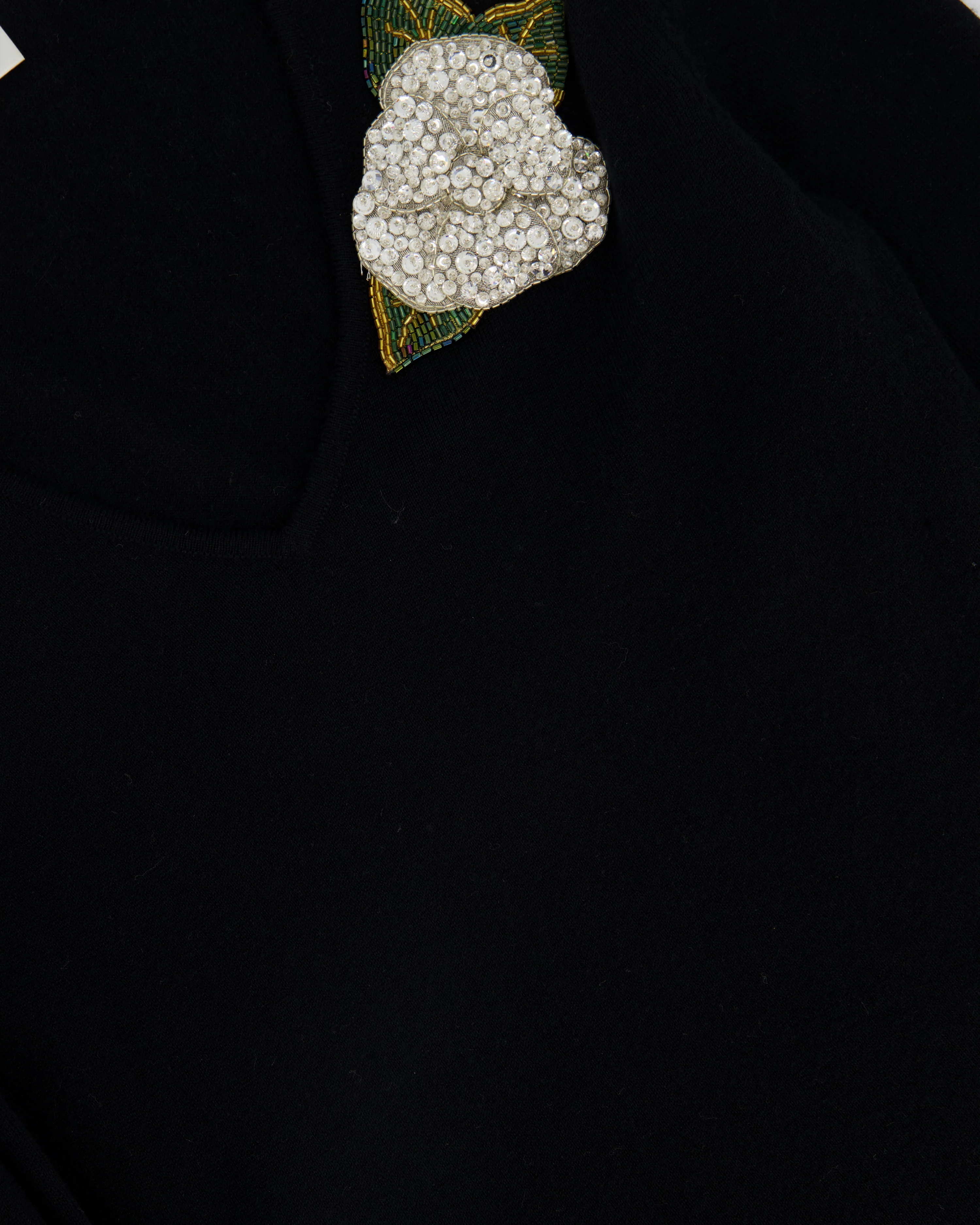 Chanel Black Cashmere V-Neck Jumper with Embellished Flowers FR 38 (UK 10) - Image 10