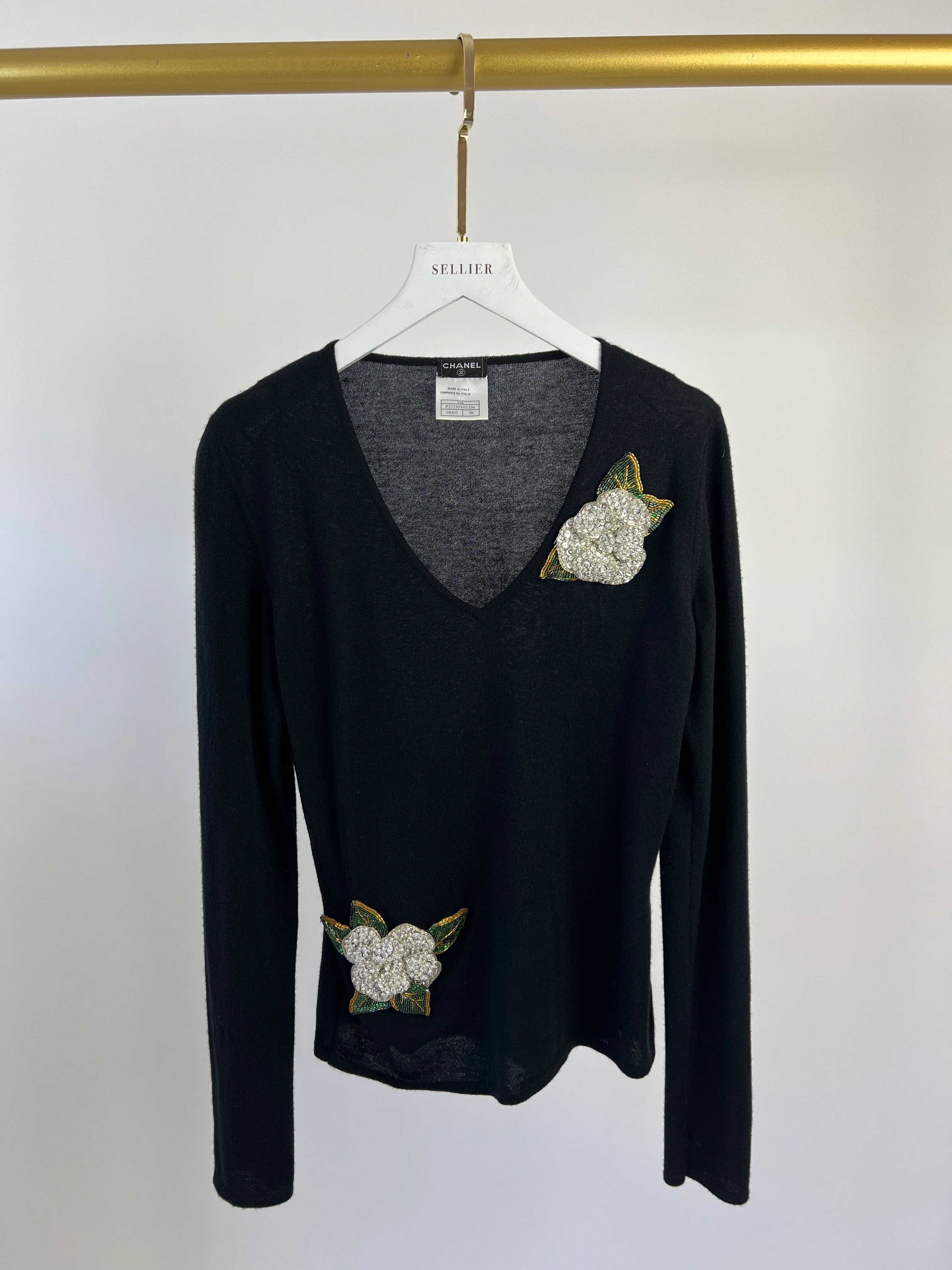 Chanel Black Cashmere V-Neck Jumper with Embellished Flowers FR 38 (UK 10) - Image 11