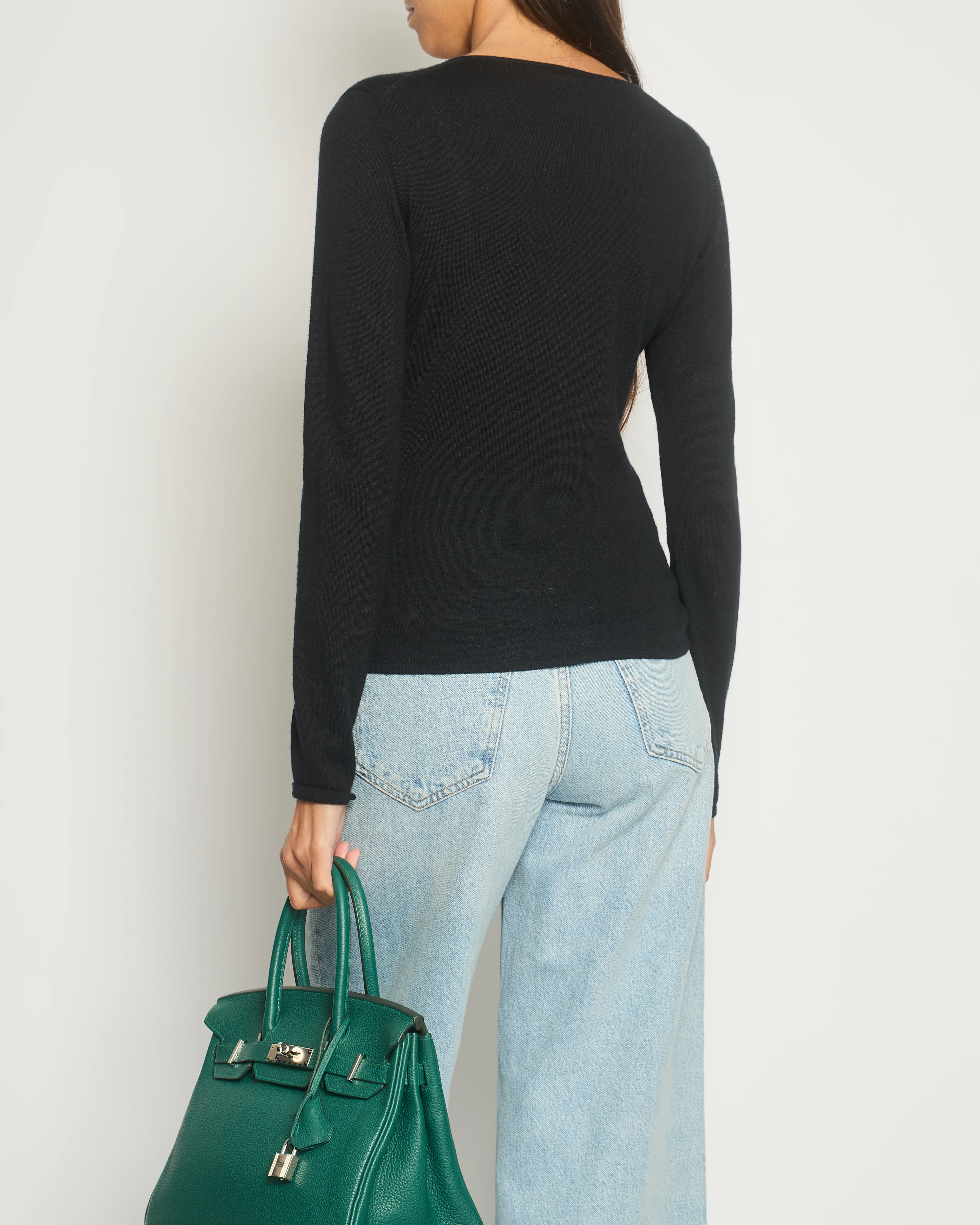 Chanel Black Cashmere V-Neck Jumper with Embellished Flowers FR 38 (UK 10) - Image 2
