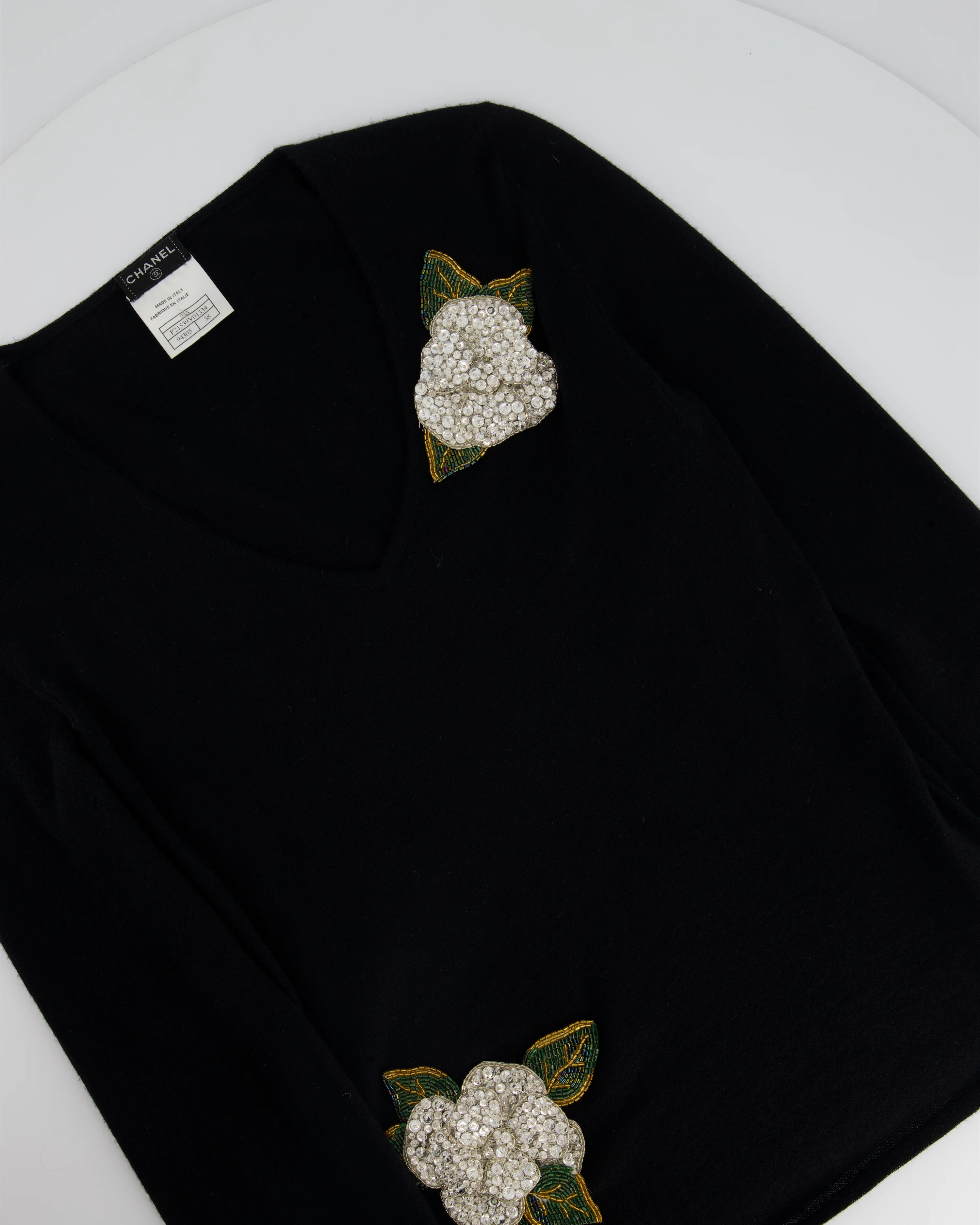 Chanel Black Cashmere V-Neck Jumper with Embellished Flowers FR 38 (UK 10) - Image 9
