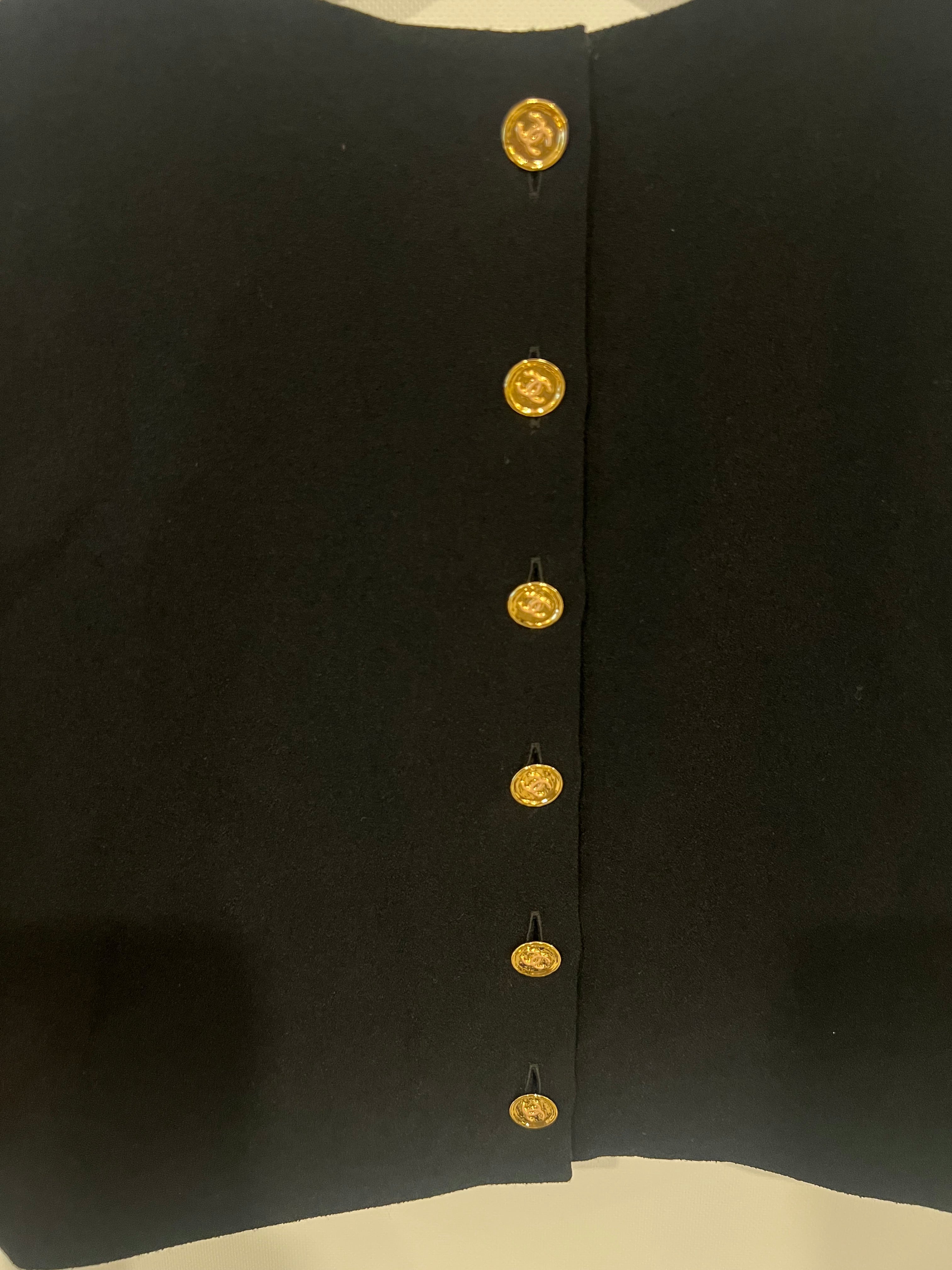 Chanel Métiers d'Art 2023 Black Cropped Top with Multi-Colour Sequin Patch Detail and Back Gold CC Logo Buttons Size FR 34 (UK 6) - Image 15