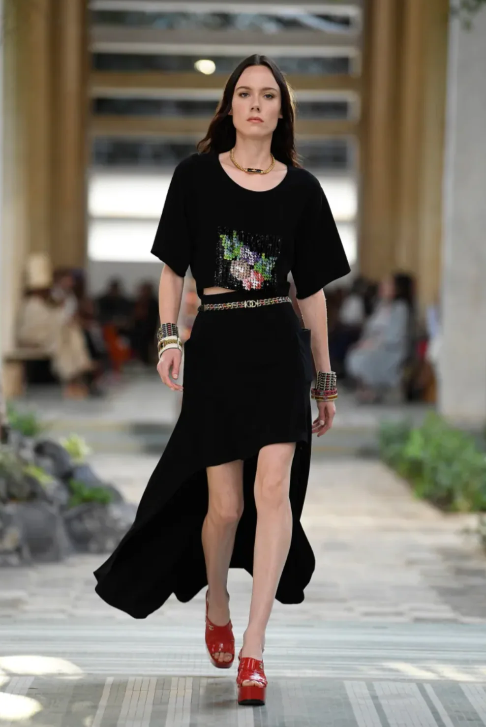 Chanel Métiers d'Art 2023 Black Cropped Top with Multi-Colour Sequin Patch Detail and Back Gold CC Logo Buttons Size FR 34 (UK 6) - Image 9