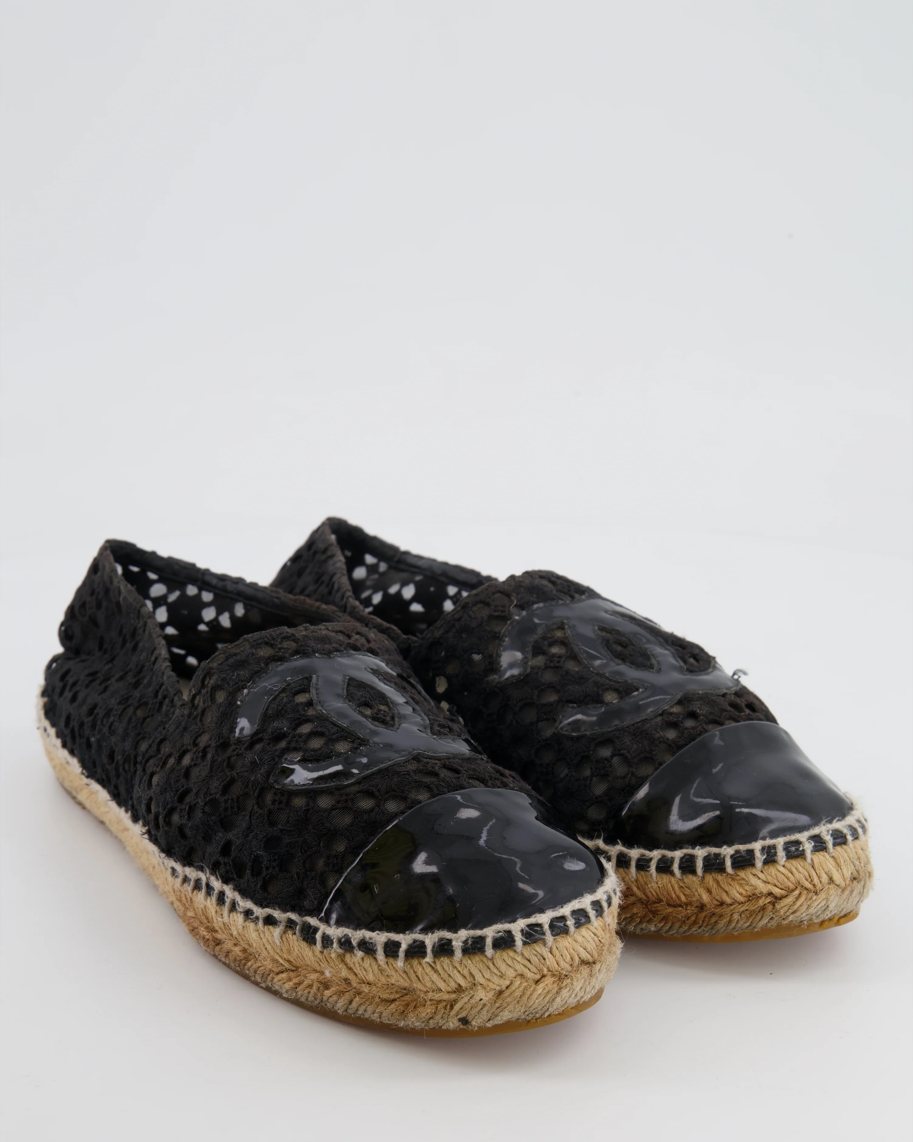 Chanel Black Lace Espadrilles with Patent Leather CC Logo and Toe Cap Detail Size EU 40 - Image 2