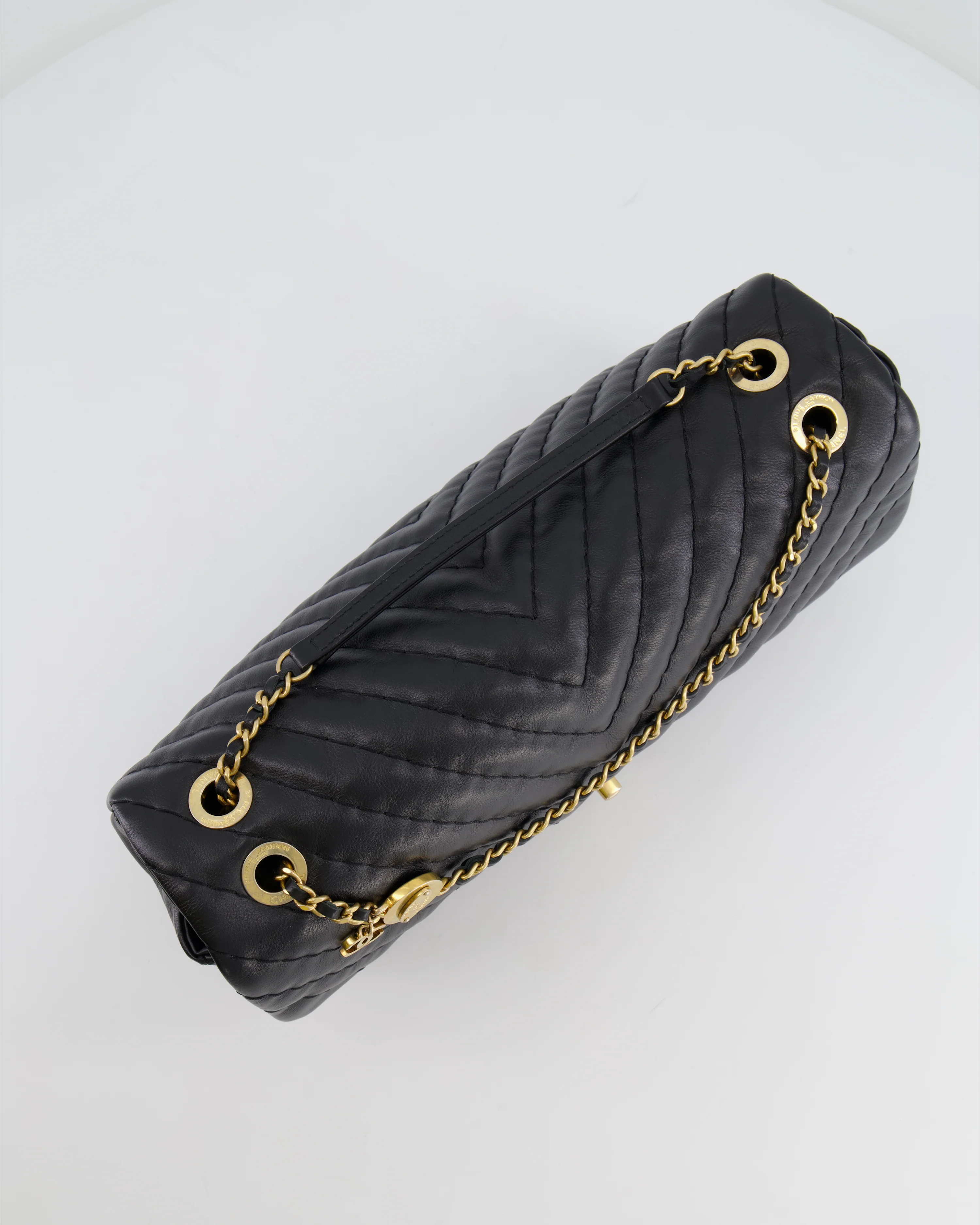 Chanel Black Large Single Flap Bag in Chevron Lambskin Leather with Gold Hardware and CC Medallion Detail - Image 17